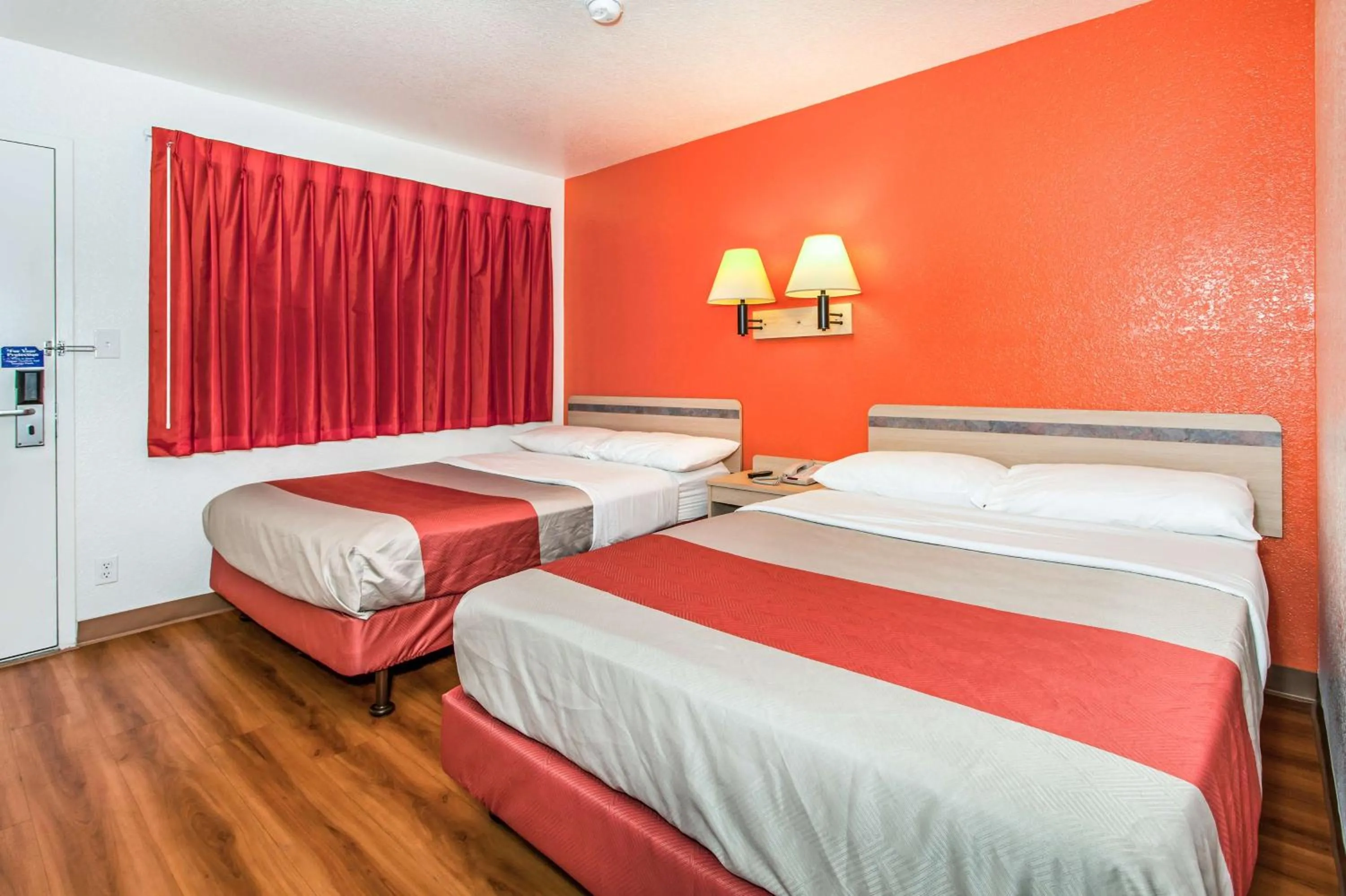 Deluxe Quadruple Room in Motel 6-Vacaville, CA