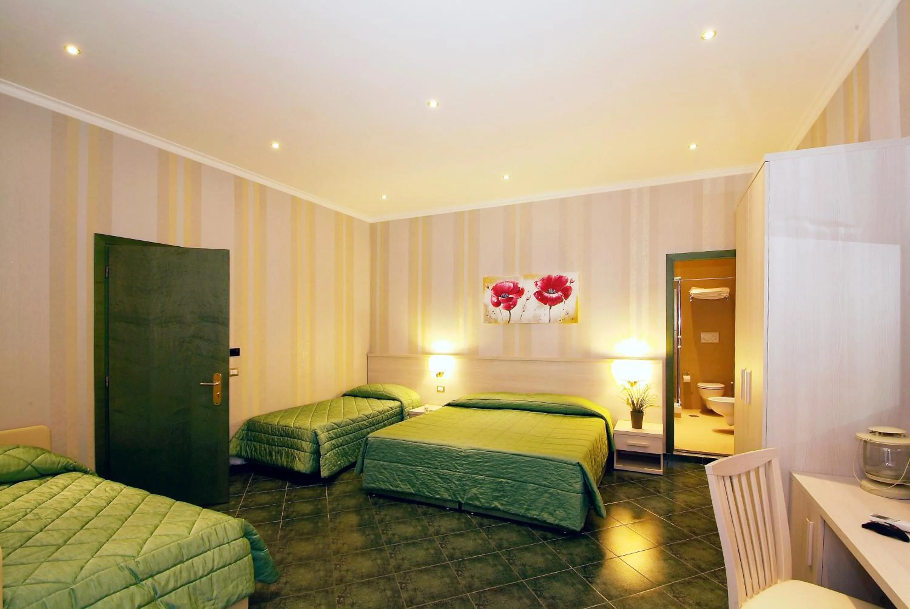 Quadruple Room in Hotel Argentina