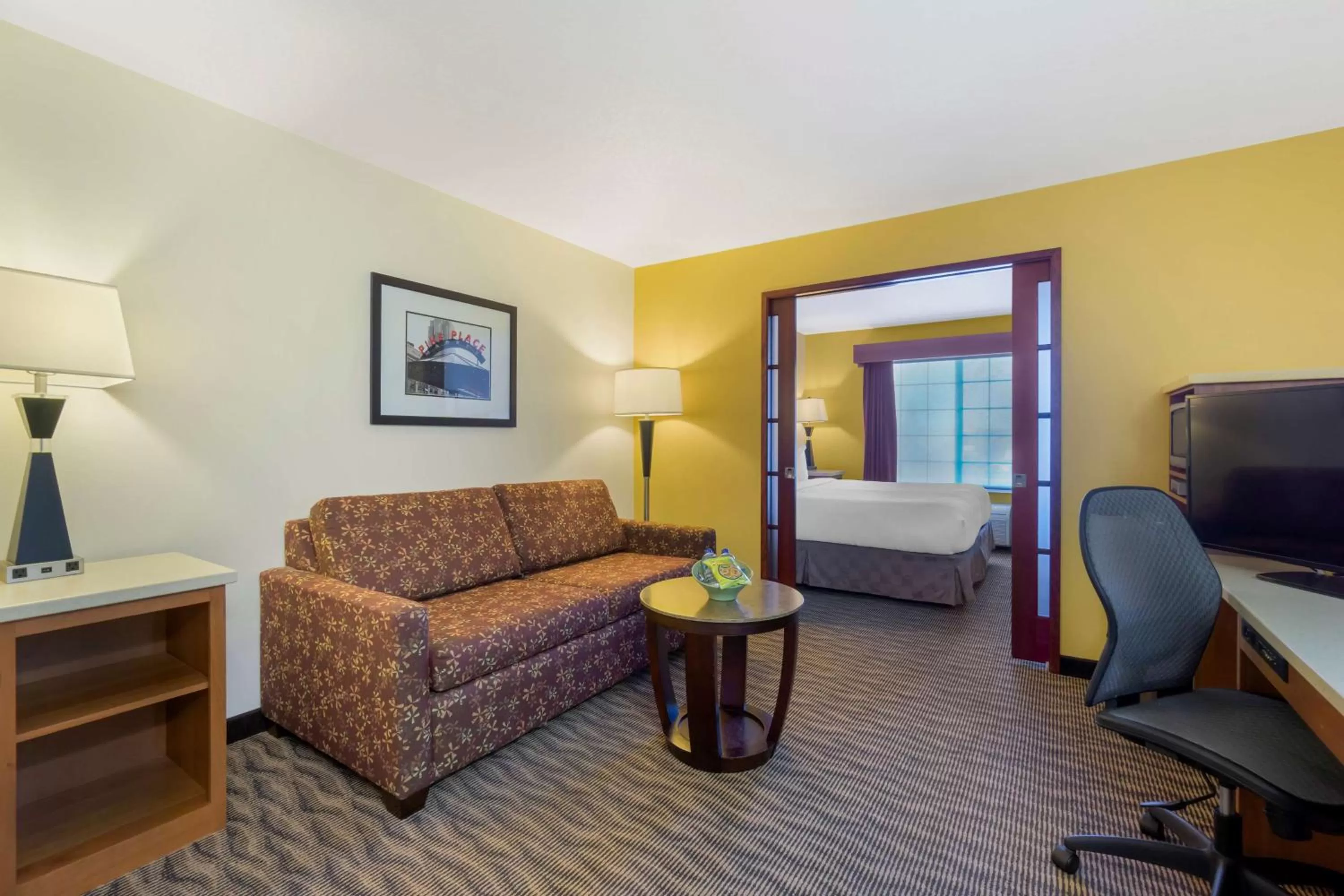 King Suite with Sofa Bed - Non-Smoking in Best Western Plus Park Place Inn & Suites