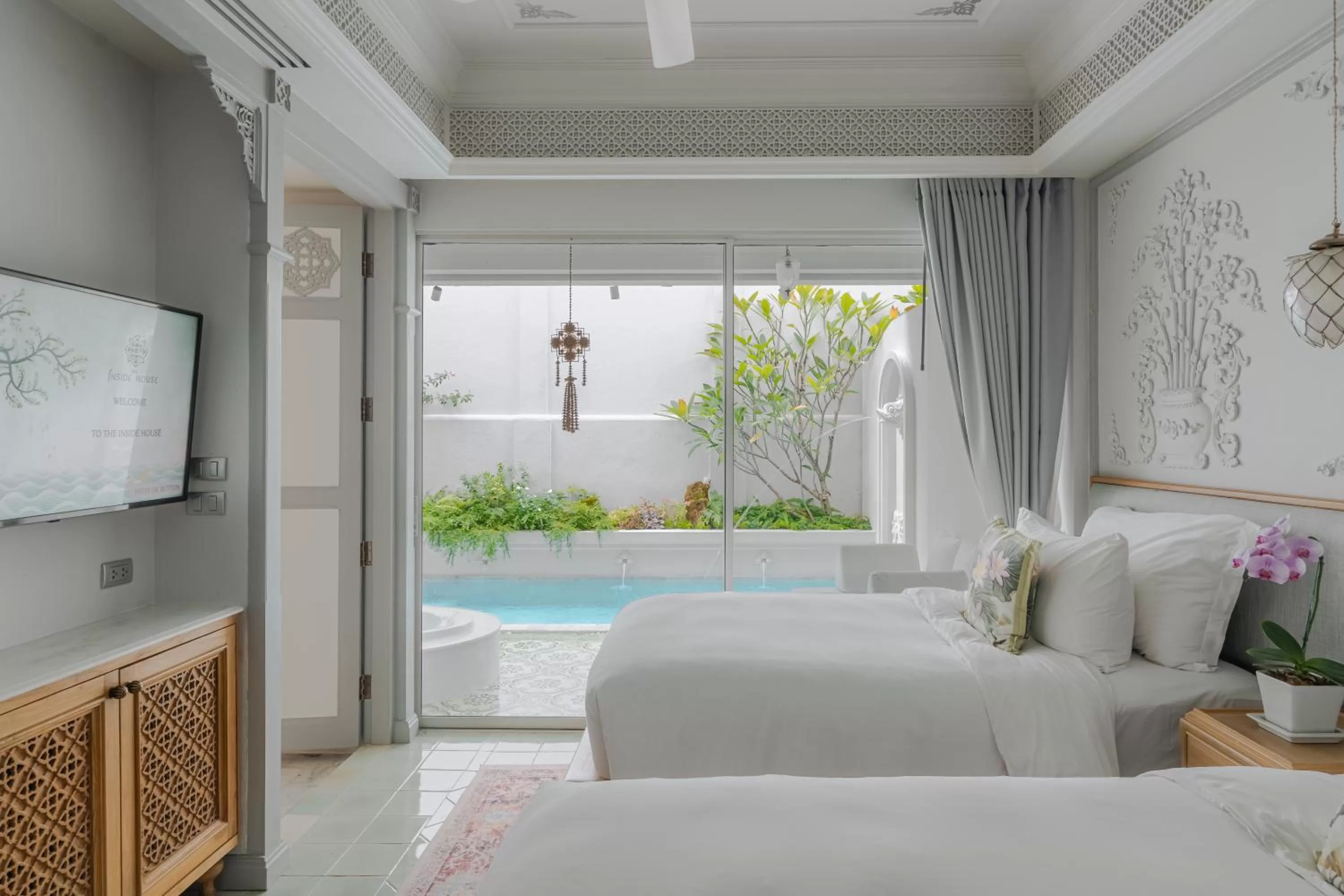 Junior Suite with Private Pool - Twin Bed in The Inside House