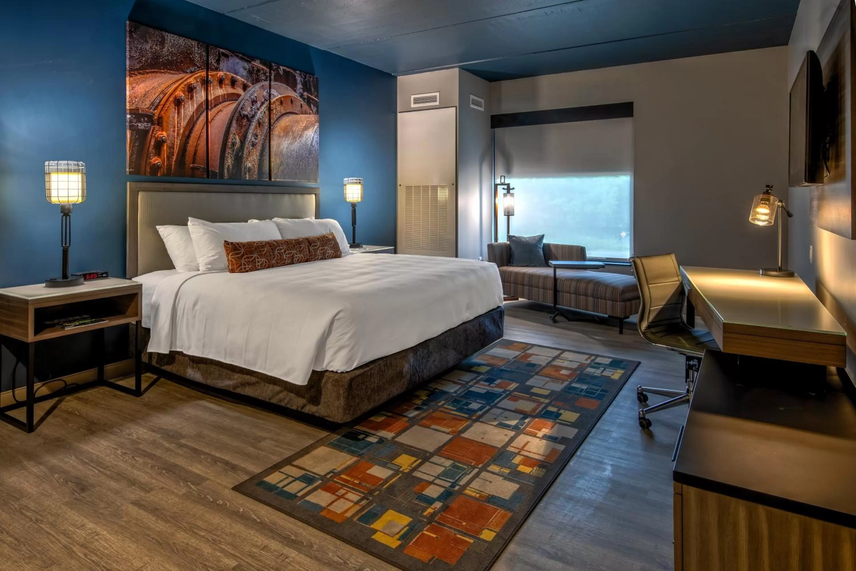 Standard King Room in Hotel Indigo Pittsburgh University - Oakland by IHG