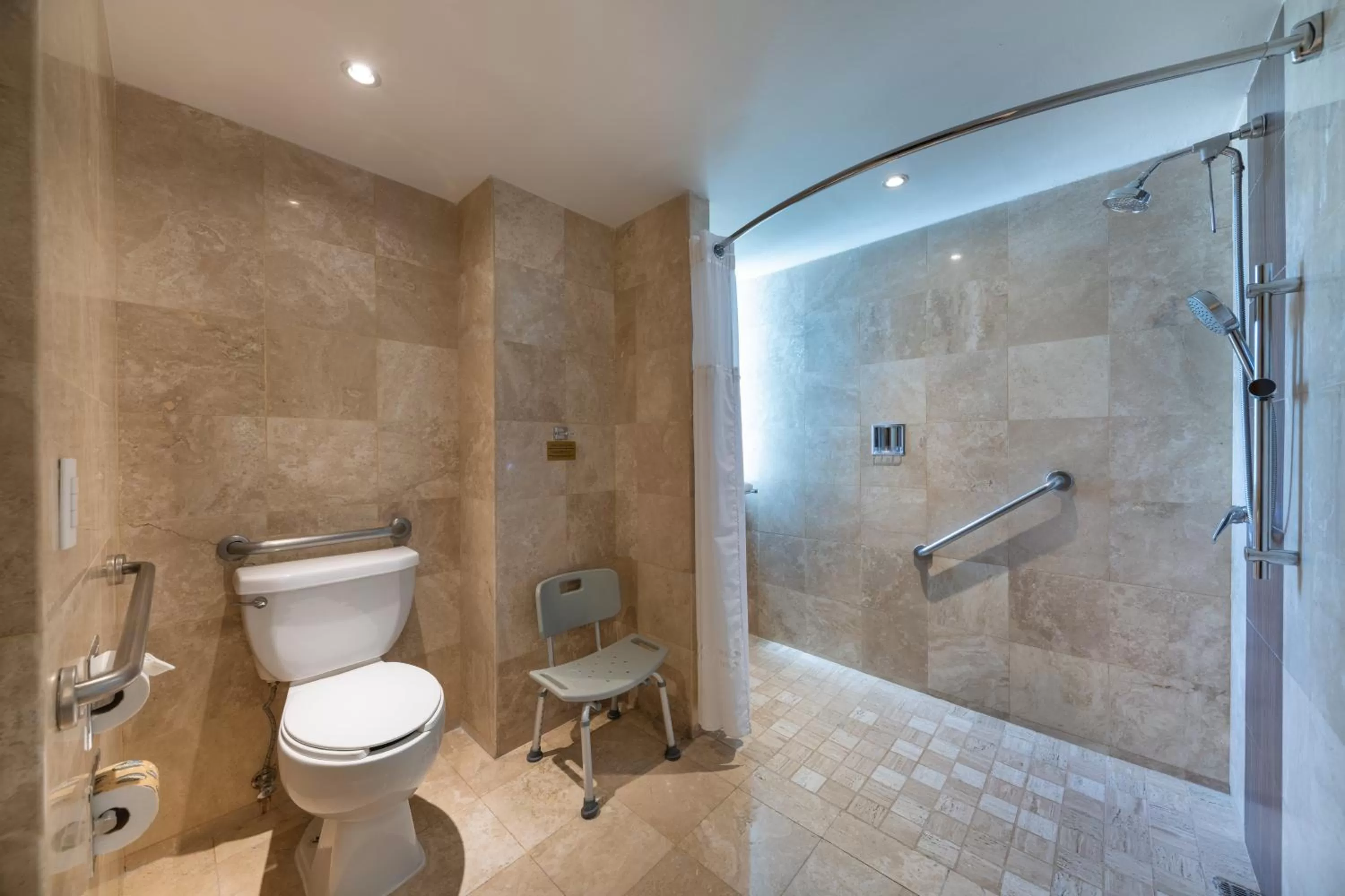 Standard King Room - Accessible in Holiday Inn Guadalajara Select by IHG