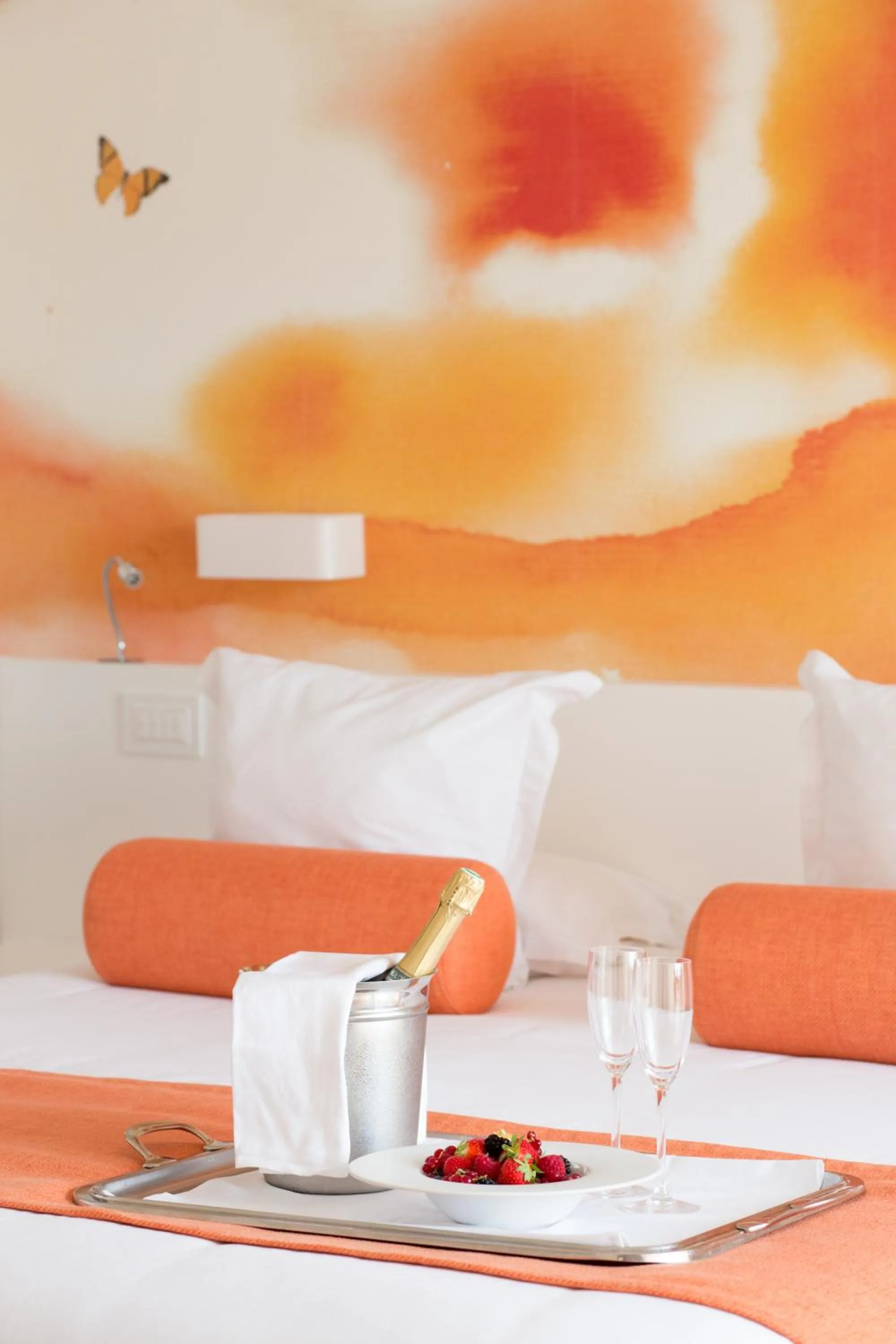 Suite with Terrace and Pool View in Hotel Restaurant La Vague de Saint Paul