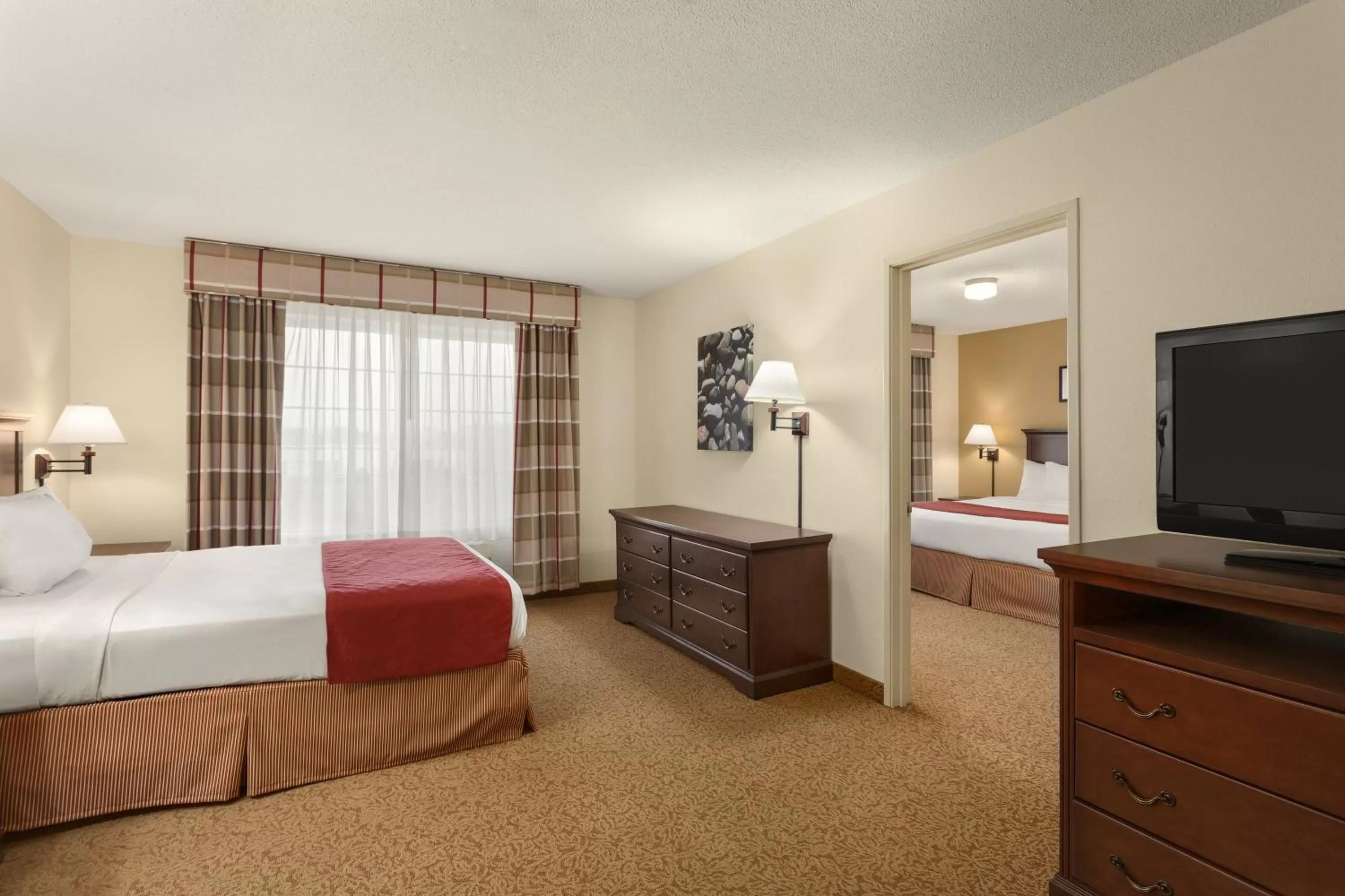 One-Bedroom King Suite in Country Inn & Suites by Radisson, Ames, IA