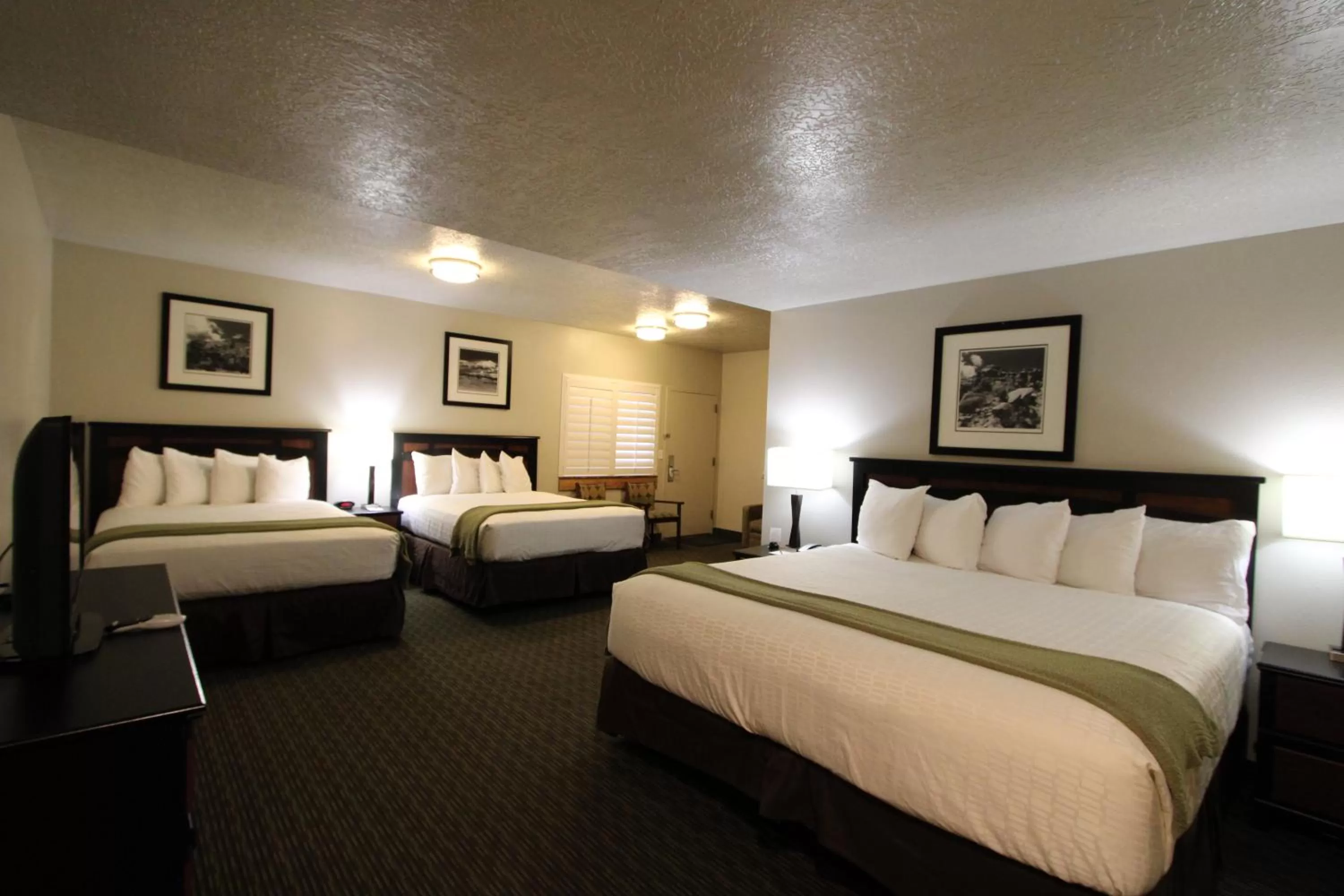 Family Suite - Non-Smoking in Dinosaur Inn & Suites