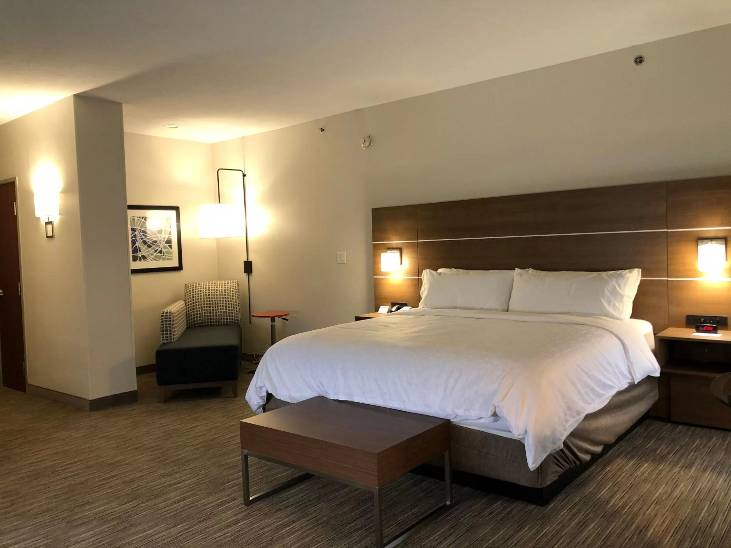 Bed in Holiday Inn Express Hotel & Suites Franklin by IHG