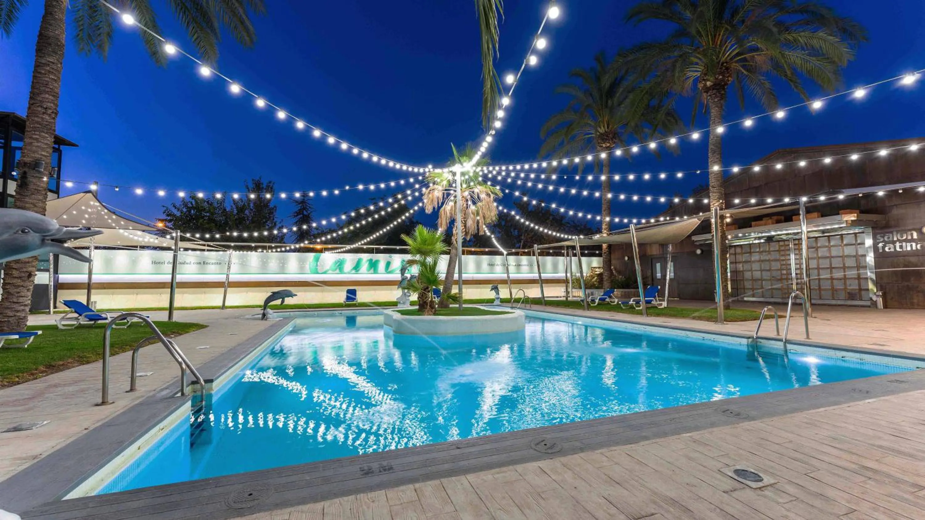 Swimming pool in Checkin Camino de Granada