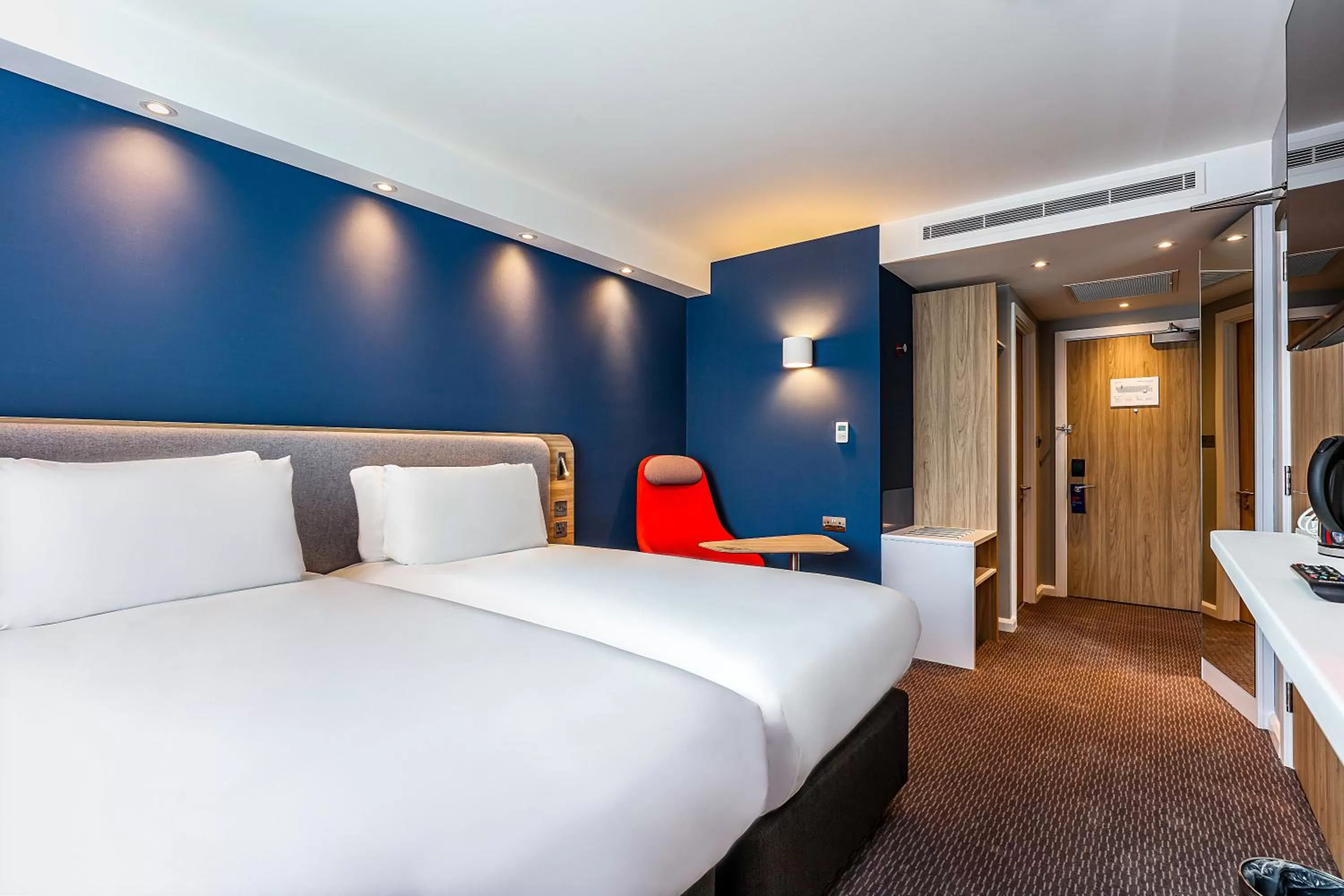 Standard Twin Room with Free Hot Breakfast in Holiday Inn Express - Exeter - City Centre by IHG
