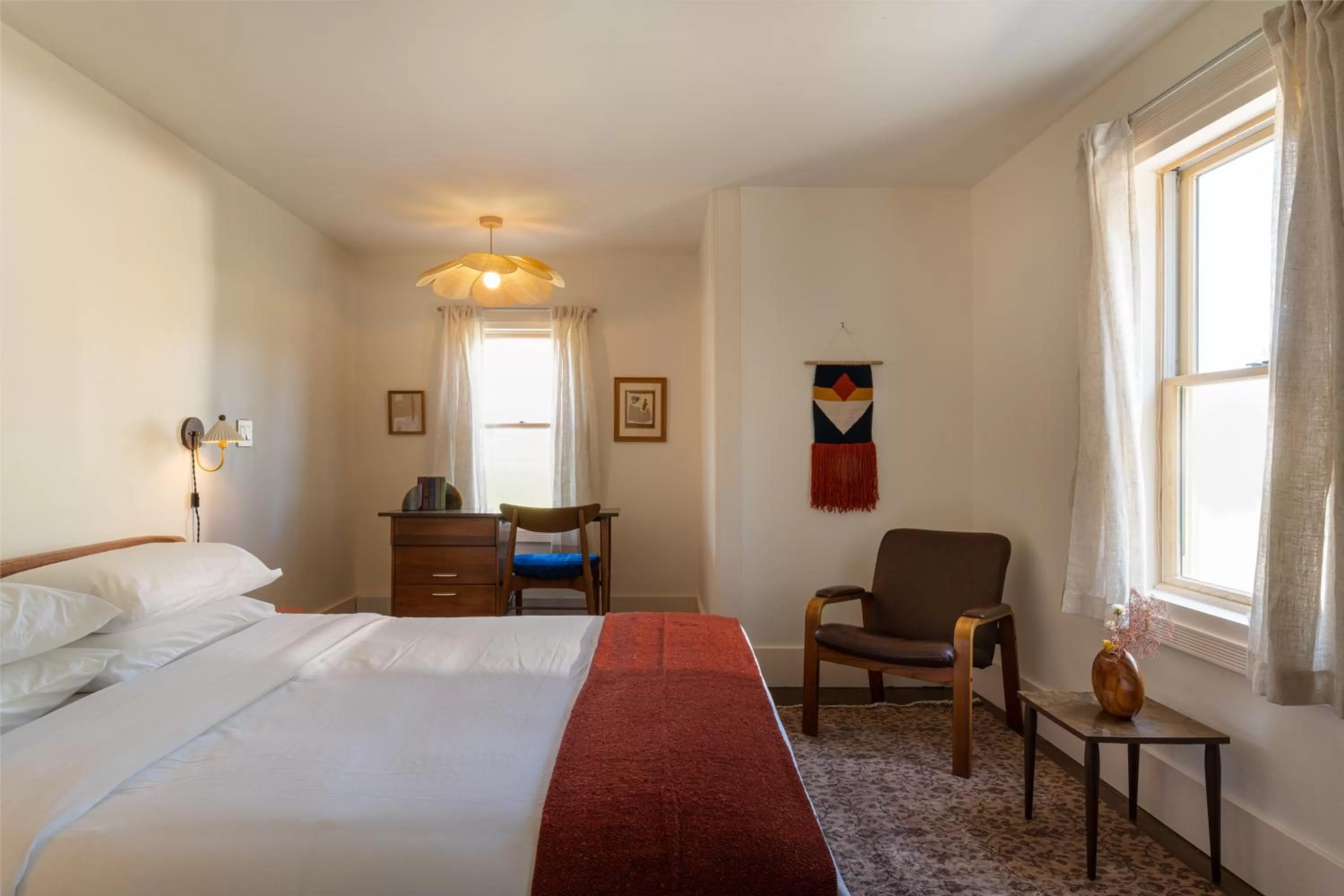 Queen Room - Disability Access in Eastwind Hotel Lake Placid
