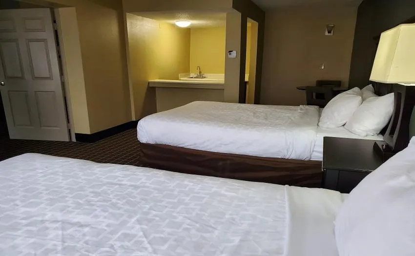 Queen Suite with Two Queen Beds - Non-Smoking in Clarion Inn & Suites