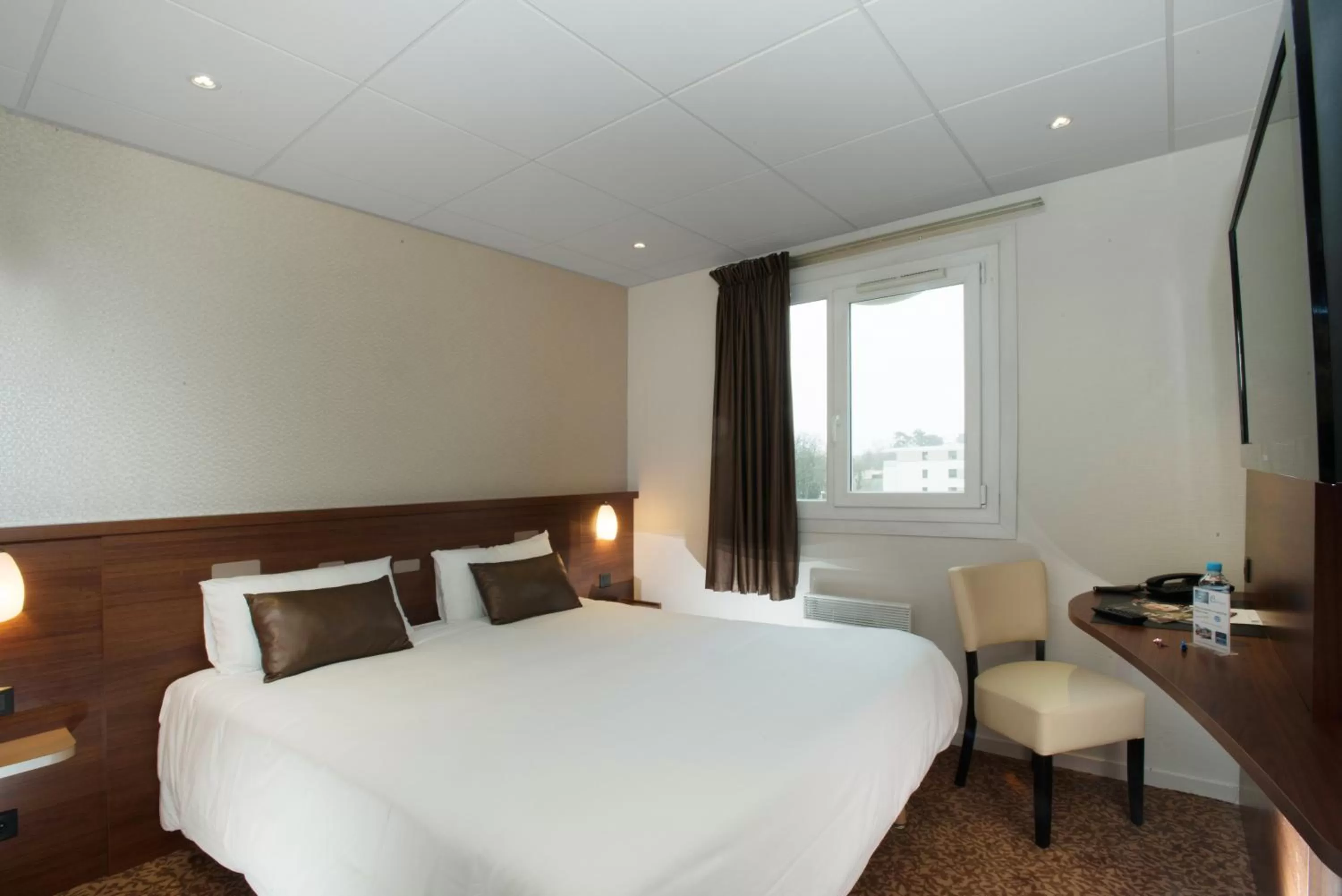 Comfort Double Room in Brit Hotel Tours Sud – Le Cheops