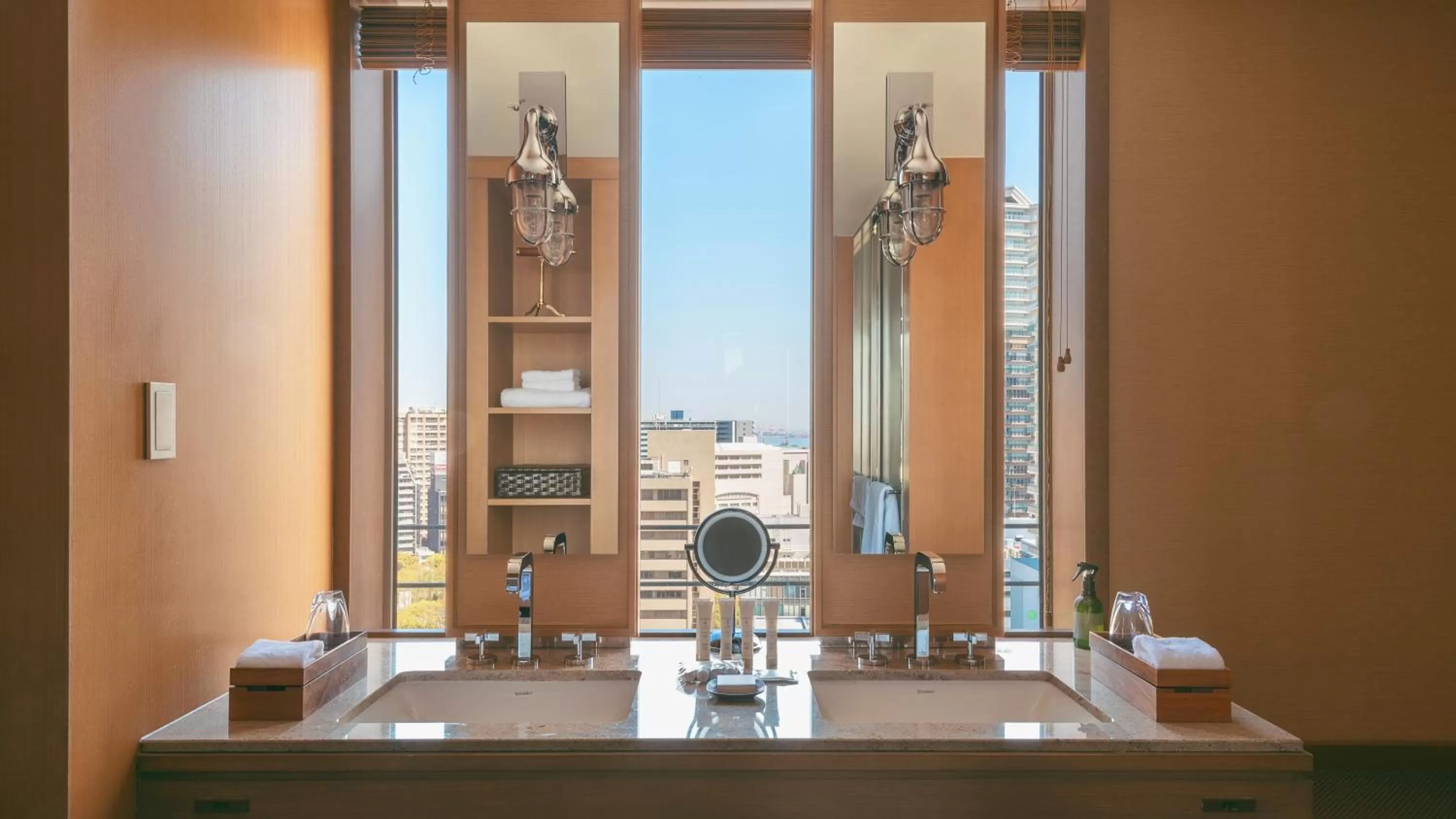 Photo of the whole room in The ORIENT
