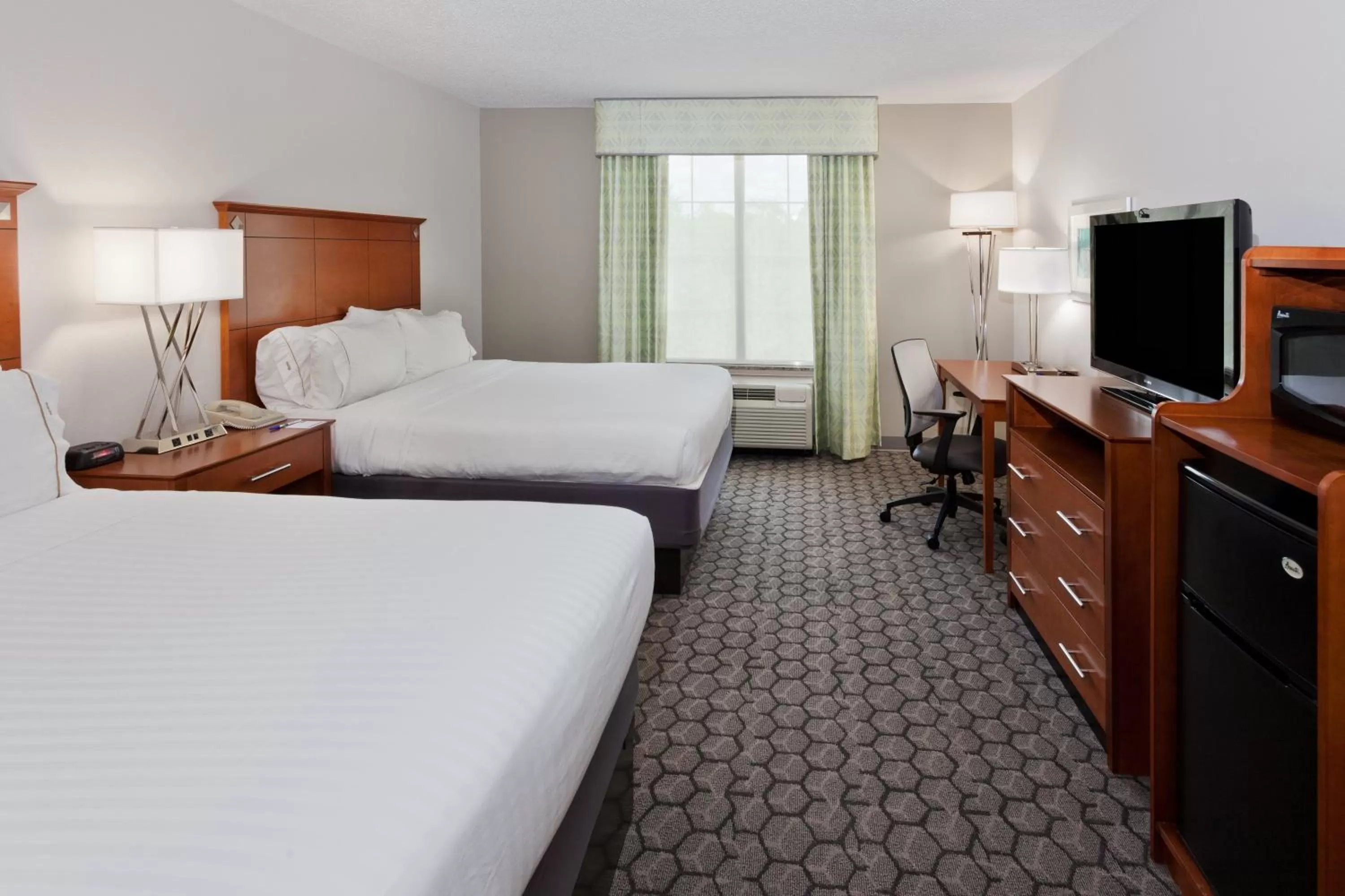 Suite with Mobility Accessible Tub - Non-Smoking in Holiday Inn Express Phenix City-Fort Benning by IHG