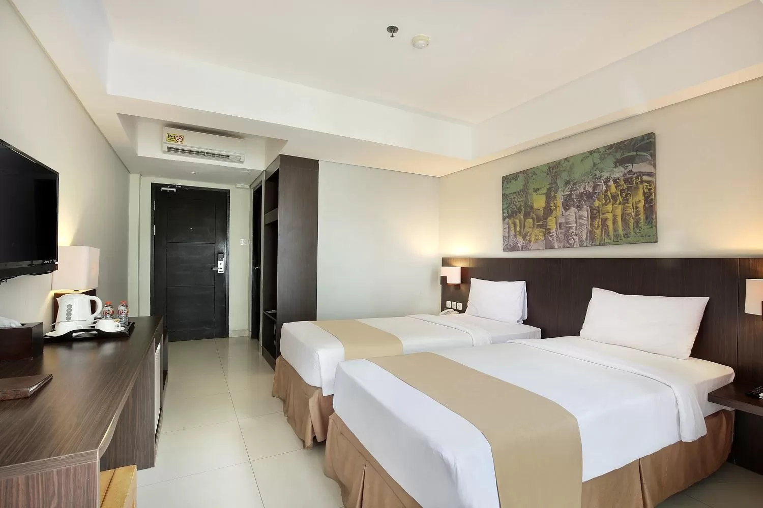 Deluxe Twin Room in Rofa Kuta Hotel - CHSE Certified