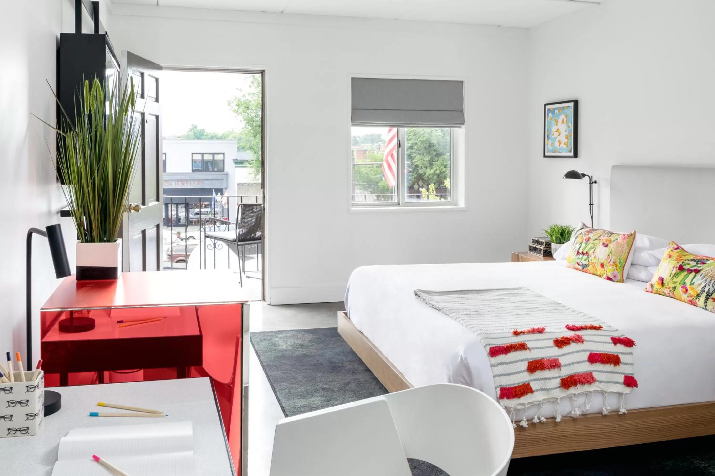 Superior King Room in Bluebird Spa City Motor Lodge