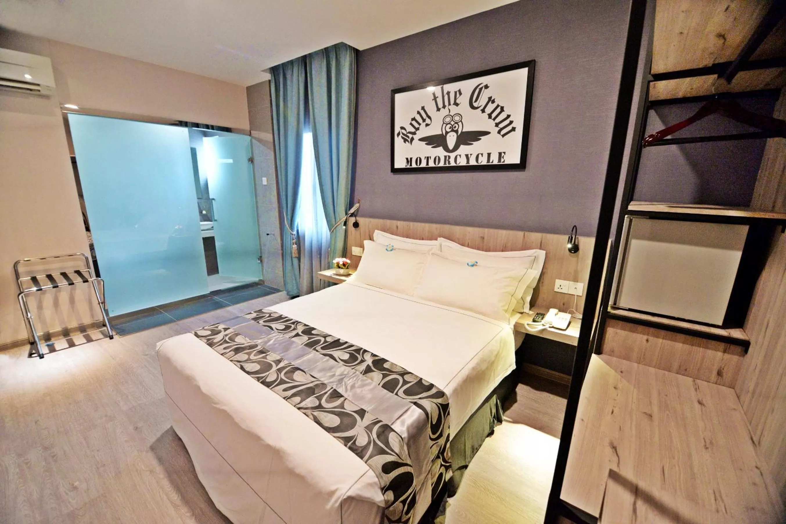 Deluxe Room in Diamond Inn