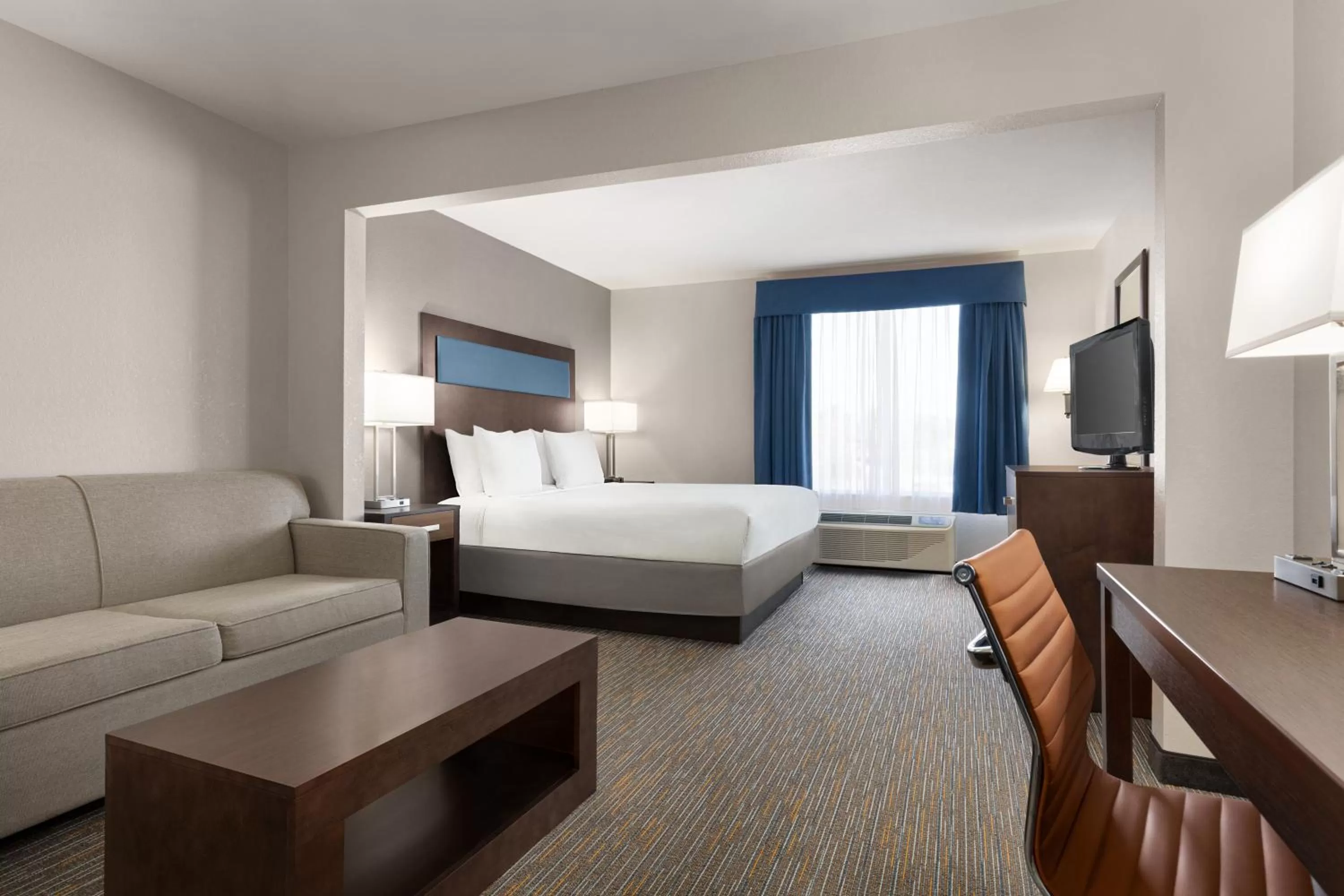 King Room- Non-Smoking in Wingate By Wyndham Southport