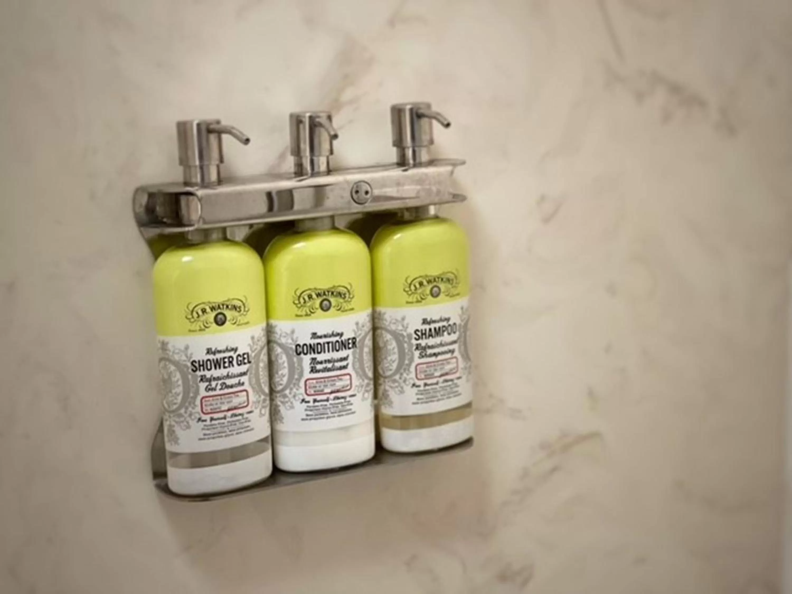 Deluxe King Suite - Hearing Accessible/Non-Smoking in Holiday Inn Express & Suites - Oxford, an IHG Hotel