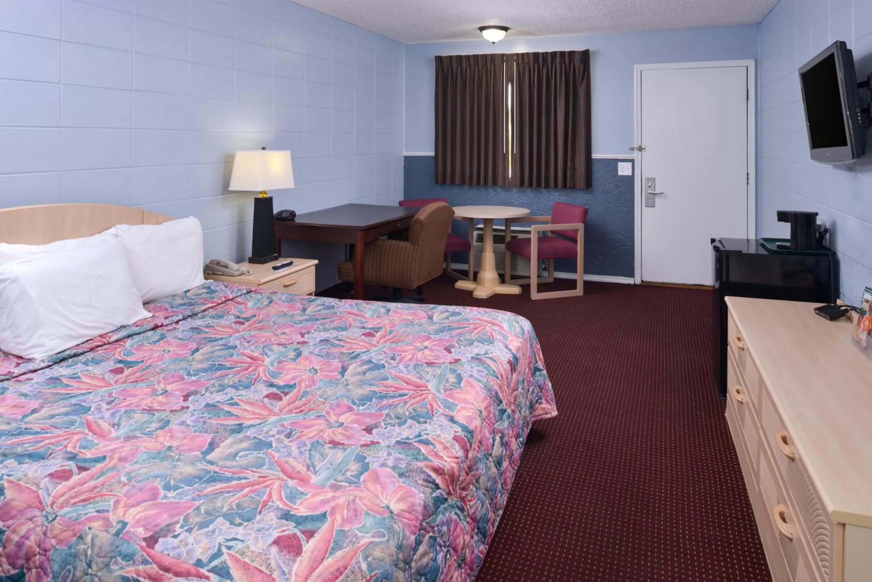 King Room Non Smoking in Americas Best Value Inn & Suites Branson - Near the Strip