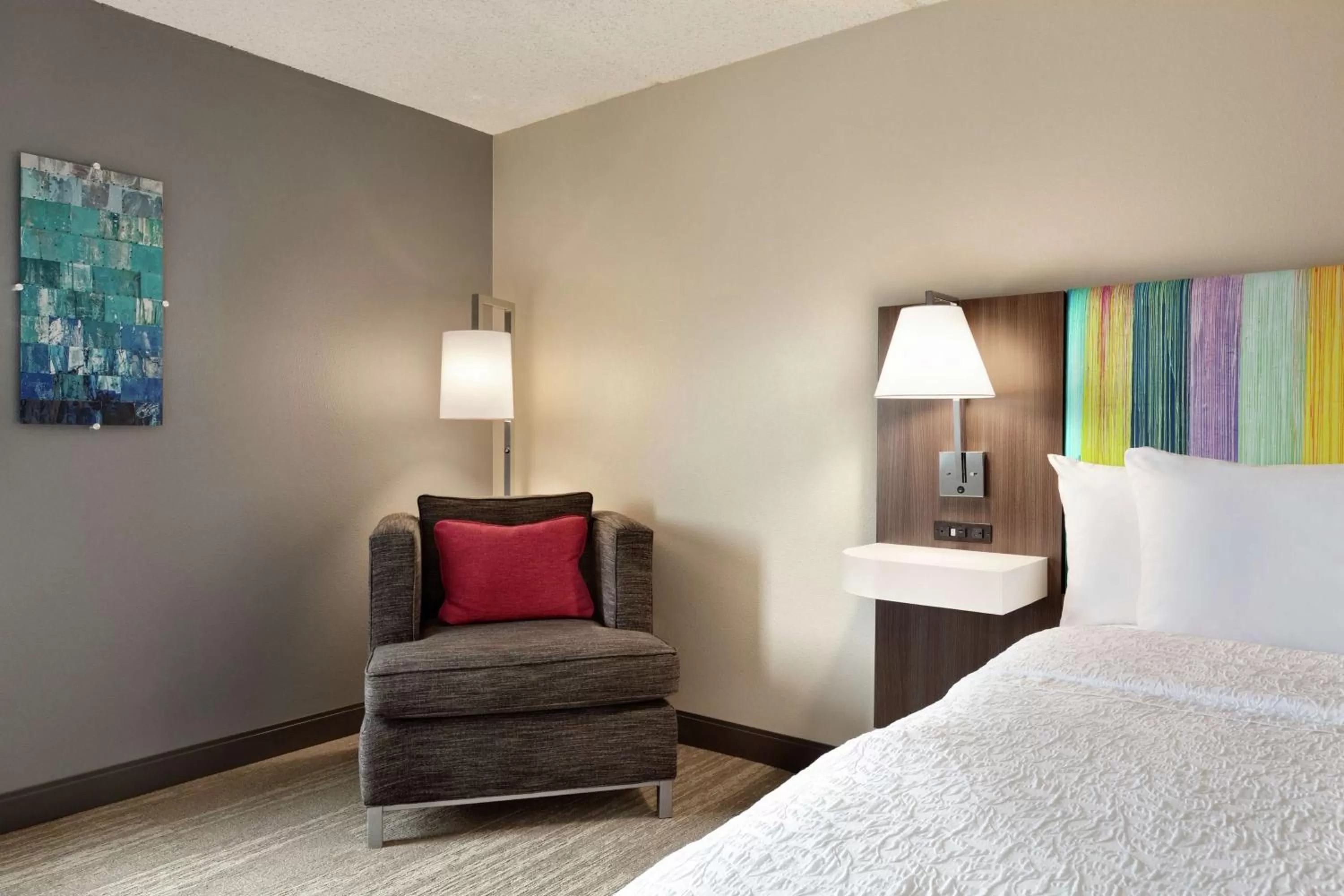 King Room - Mobility Access/Non-Smoking in Hampton Inn - Houston/Brookhollow