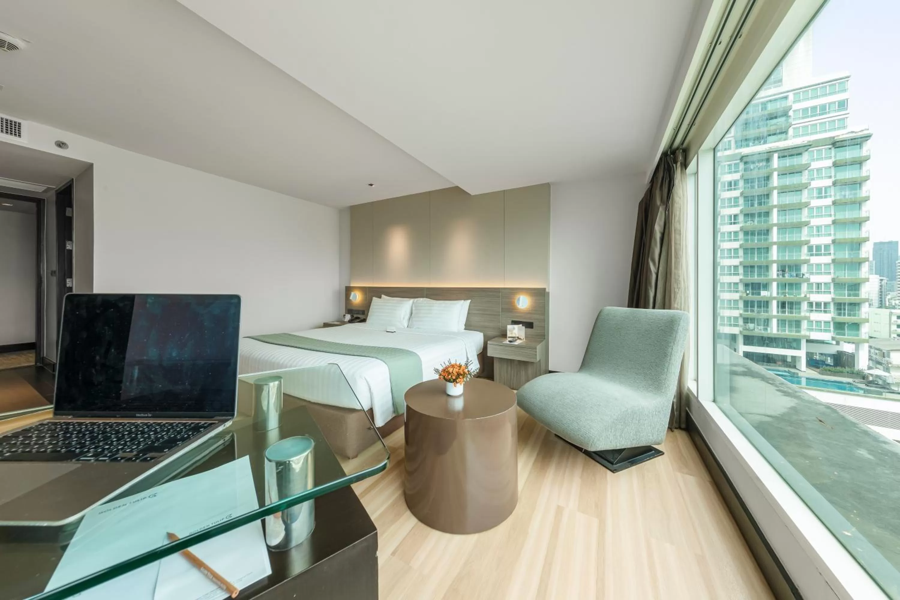 Deluxe Double Room in Golden Tulip Mandison Suites