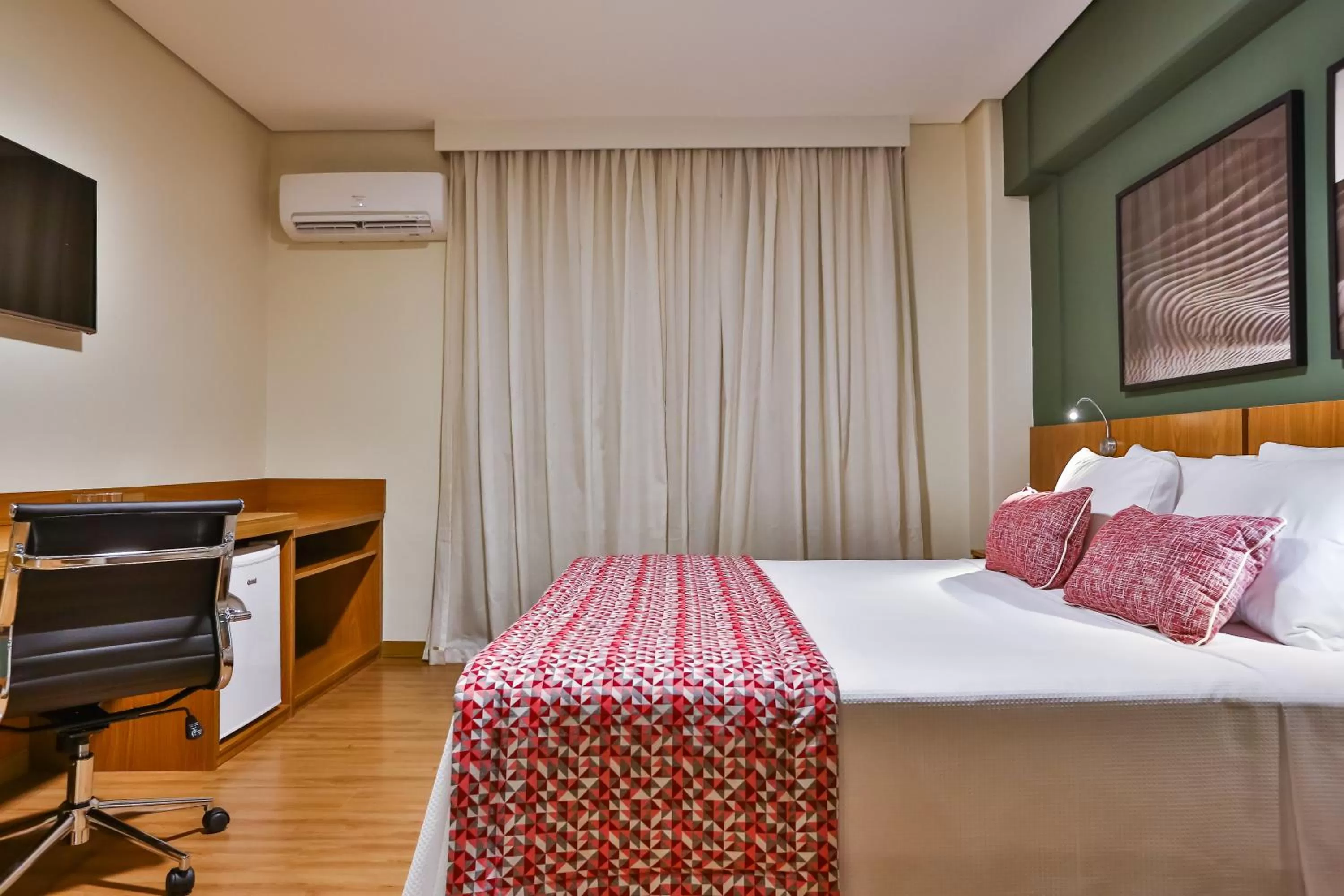 Luxury Queen Room in Comfort Mogi Guaçu