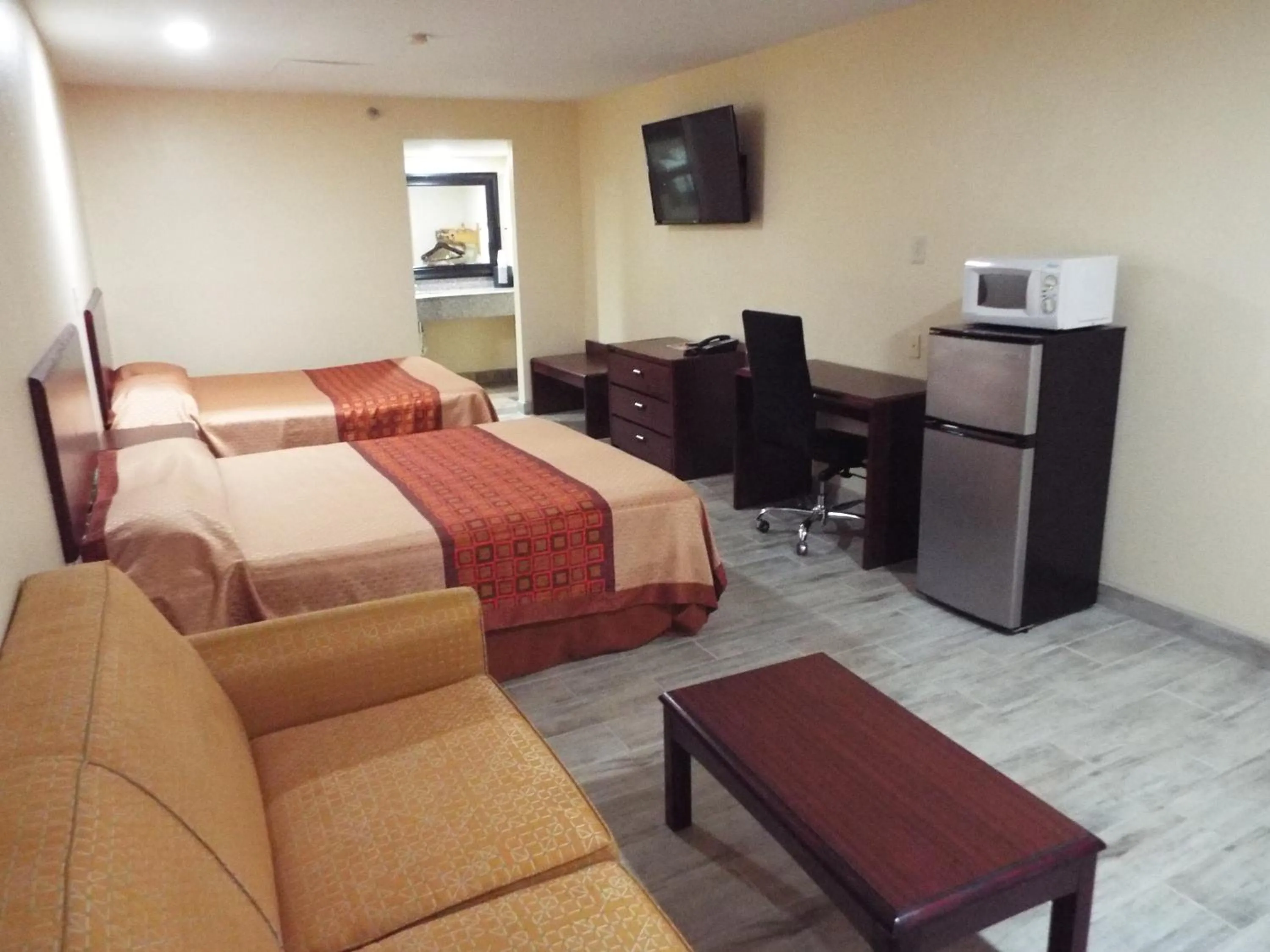 Queen Suite with Two Queen Beds in Texas Inn Harlingen