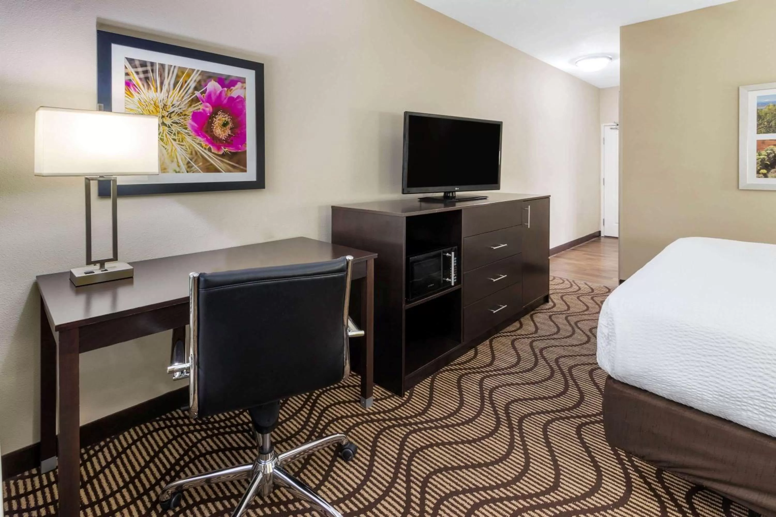 King Room - Disability Access in La Quinta by Wyndham Artesia