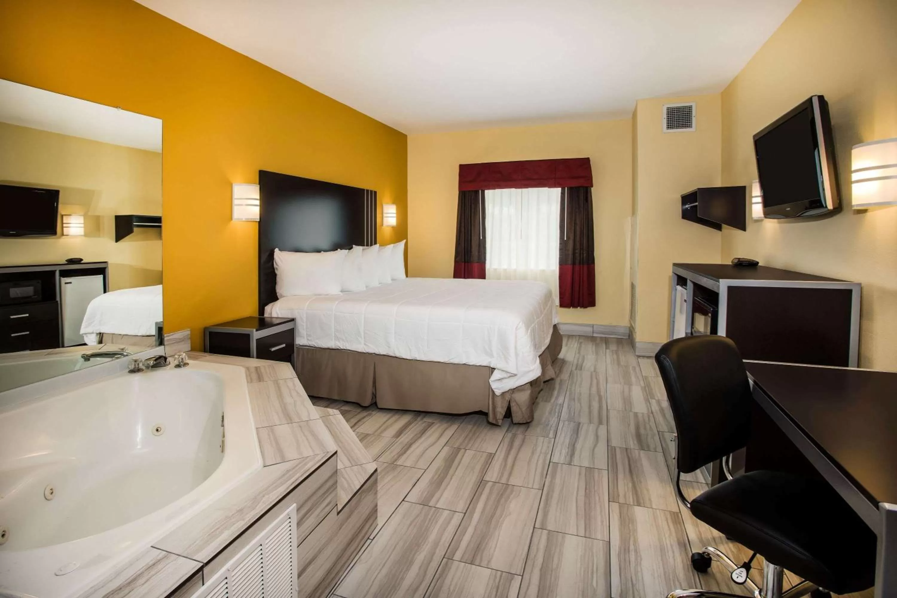 King Studio Suite - Non-Smoking in Days Inn & Suites by Wyndham Augusta Near Fort Gordon