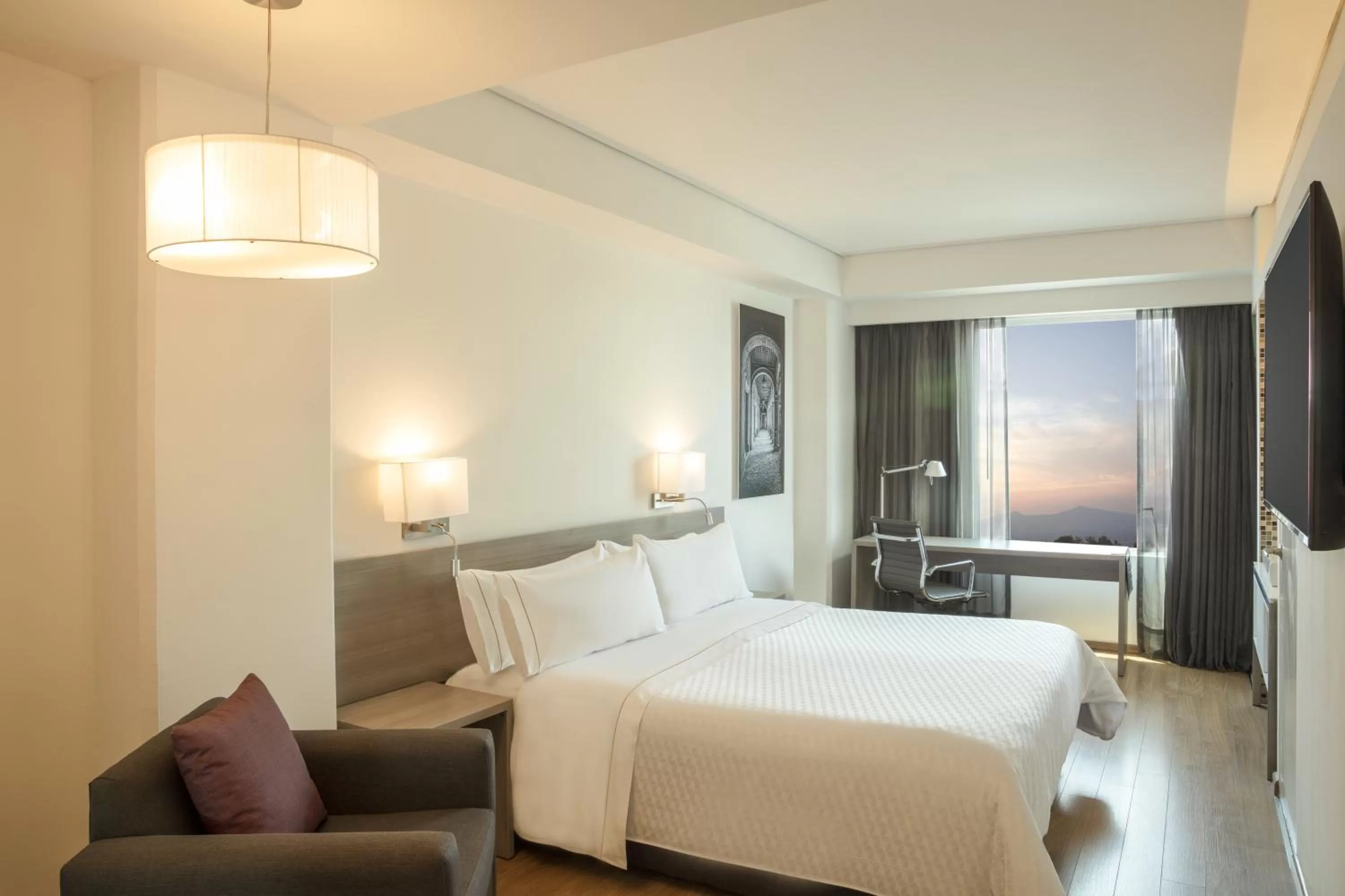 Superior Room 1 King in Fiesta Inn Morelia Altozano