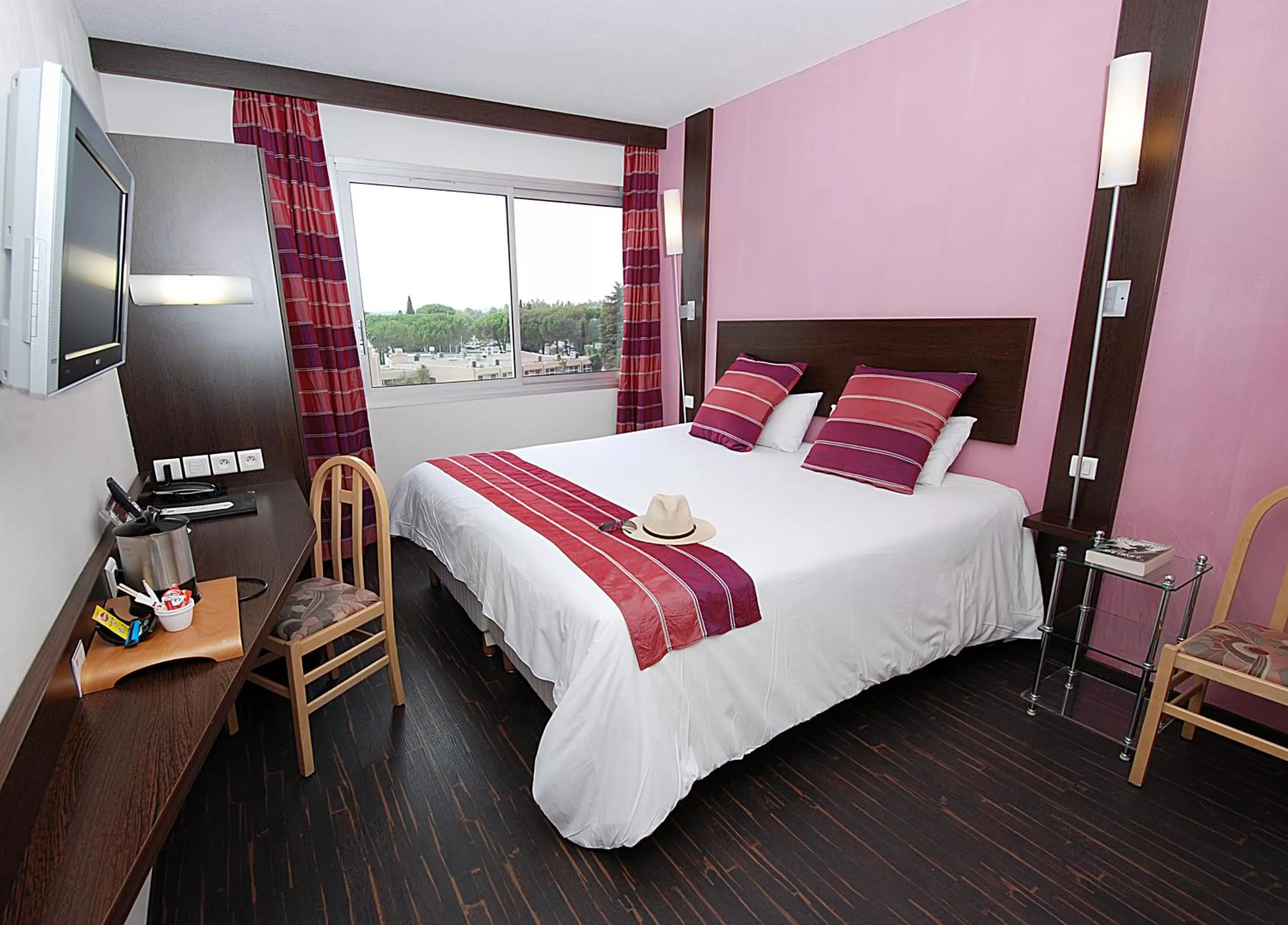 Superior Double or Twin Room in Logis NIMOTEL Hôtel Cosy