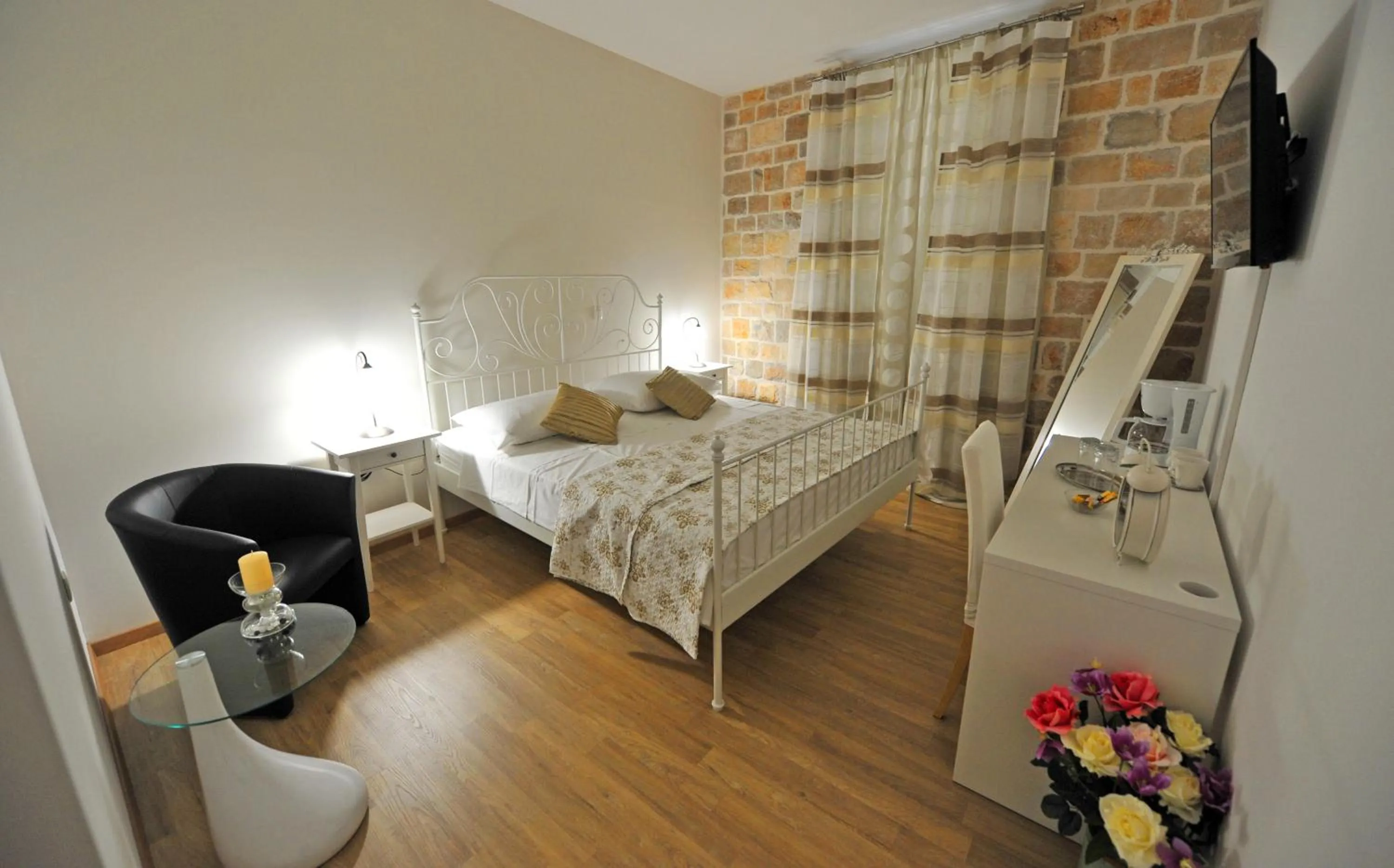 Deluxe Double Room in Luxury Rooms Nirvana