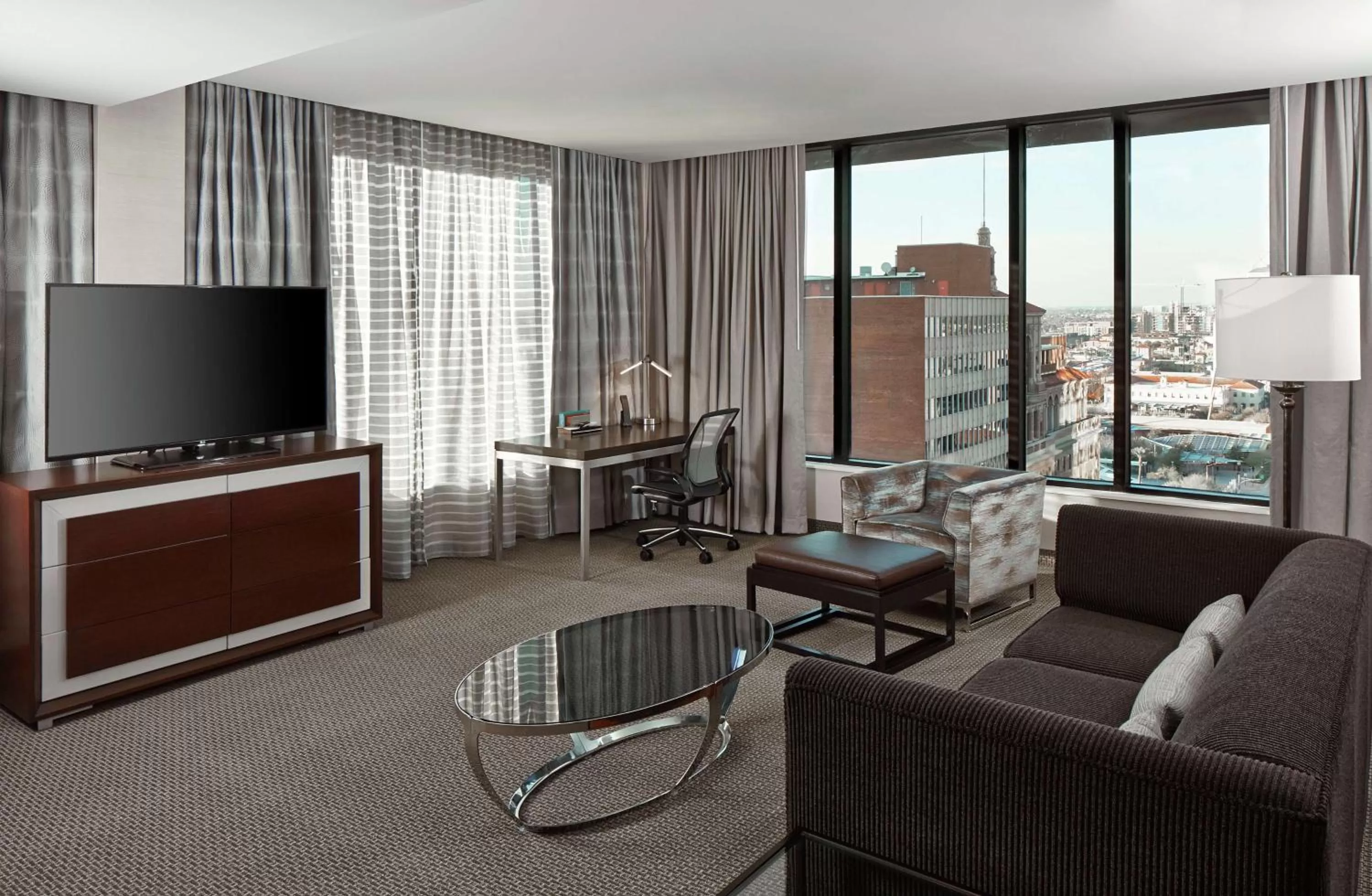 One-Bedroom King Suite with Sofa Bed in Hilton Garden Inn Phoenix Downtown