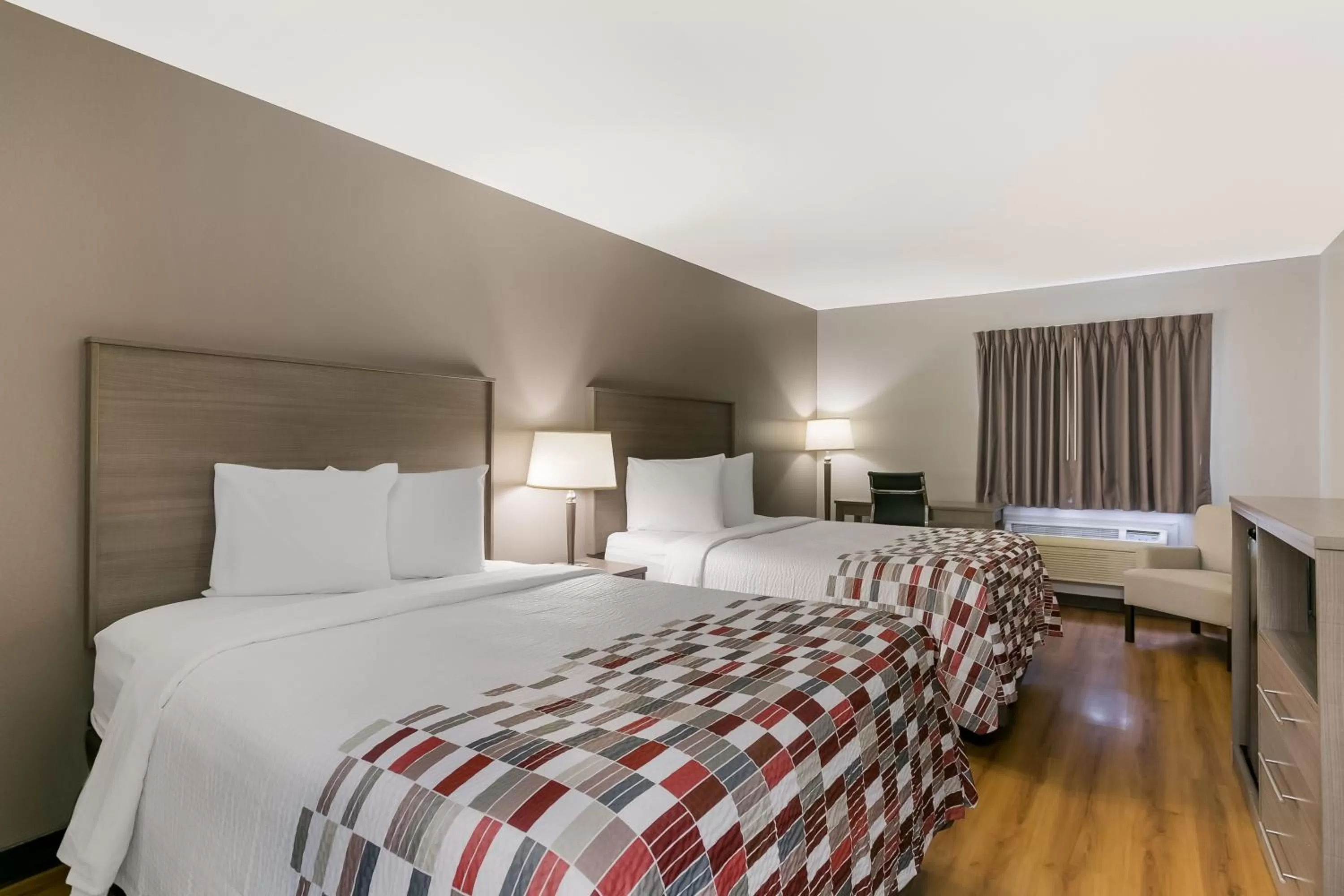 Queen Room with Two Queen Beds - Non-Smoking in Red Roof Inn Denver