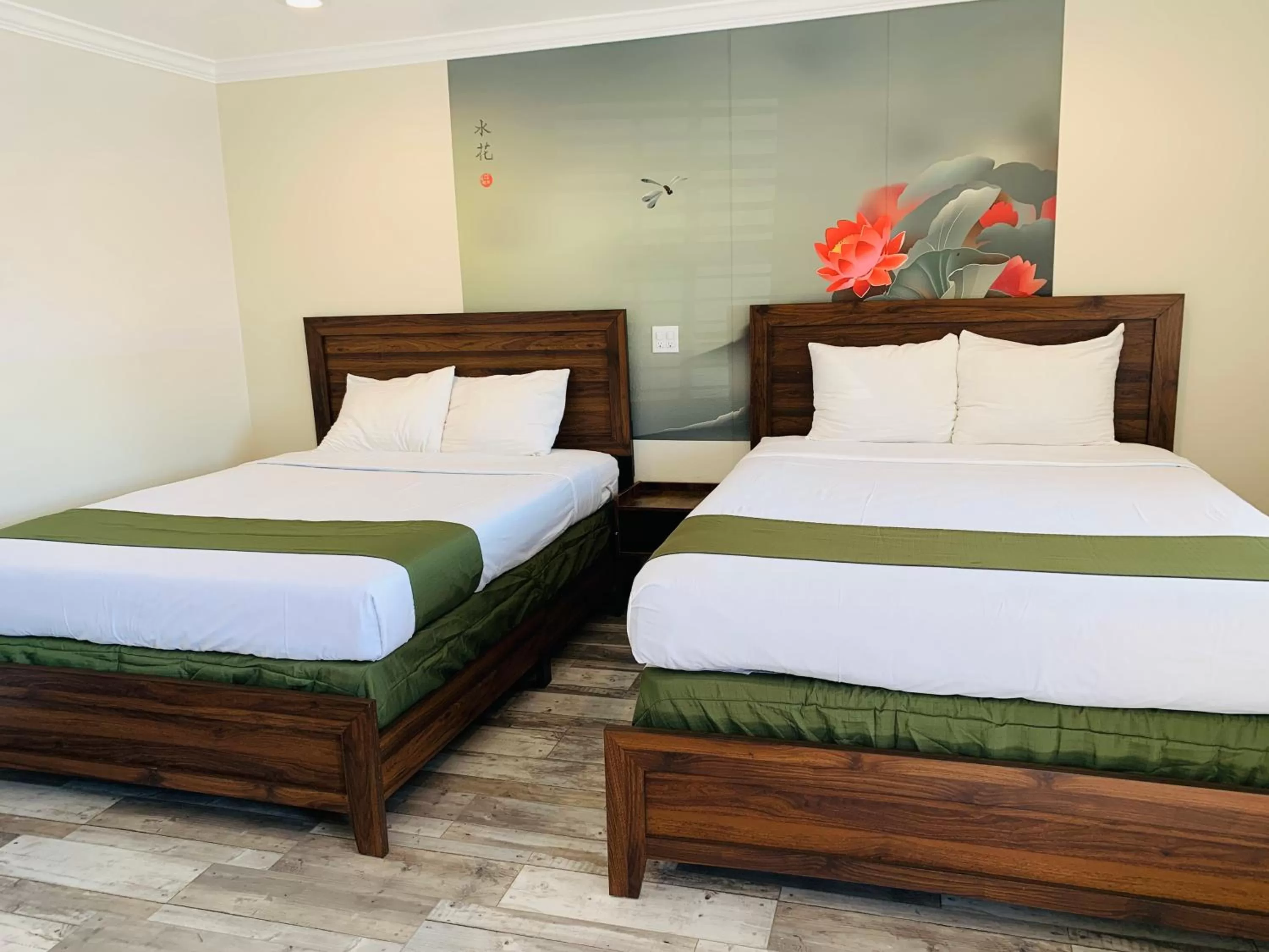 Queen Room with Two Queen Beds - Non-Smoking in Escondido Inn