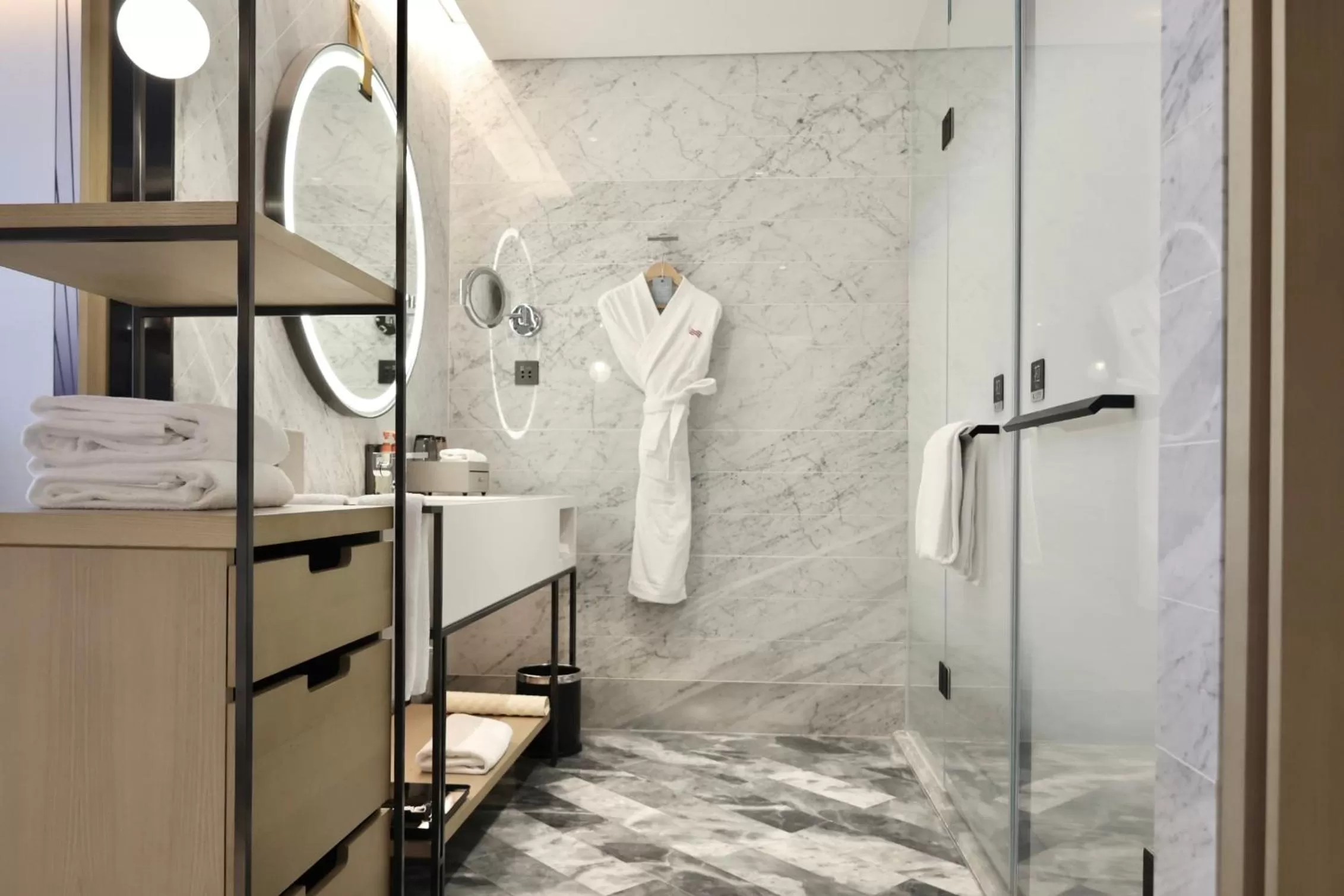 Standard King Room in Crowne Plaza Quanzhou Riverview by IHG