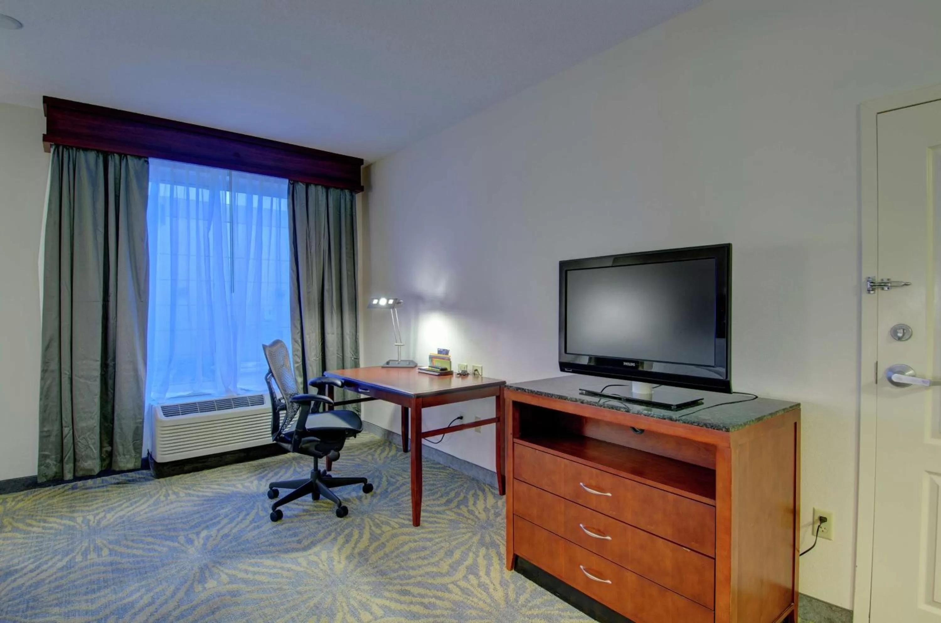 Accessible 2 Double Room - With Roll in Shower  in Hilton Garden Inn Norwalk