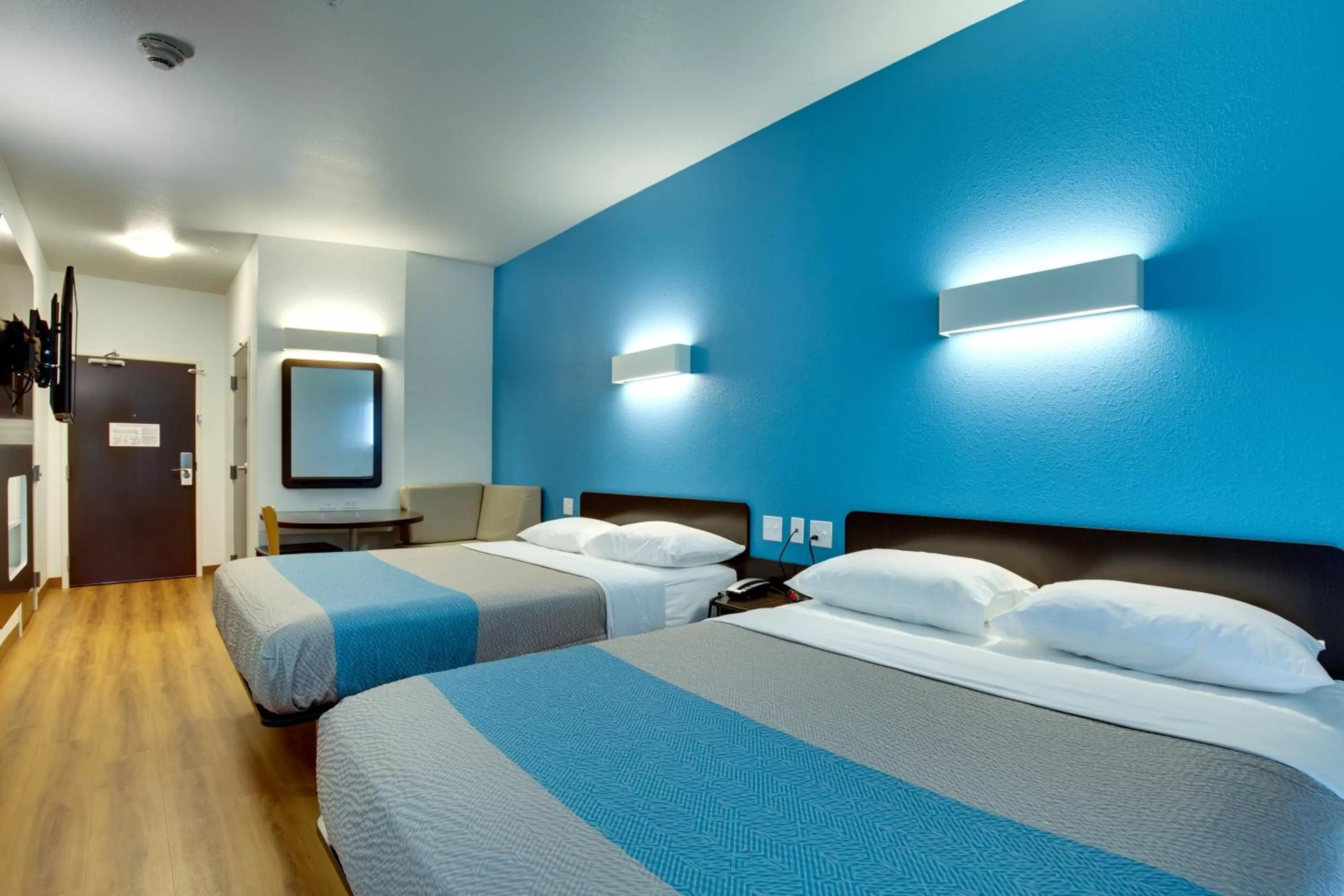 Deluxe Queen Room with Two Queen Beds - Non-Smoking in Motel 6 Poplar Bluff, MO