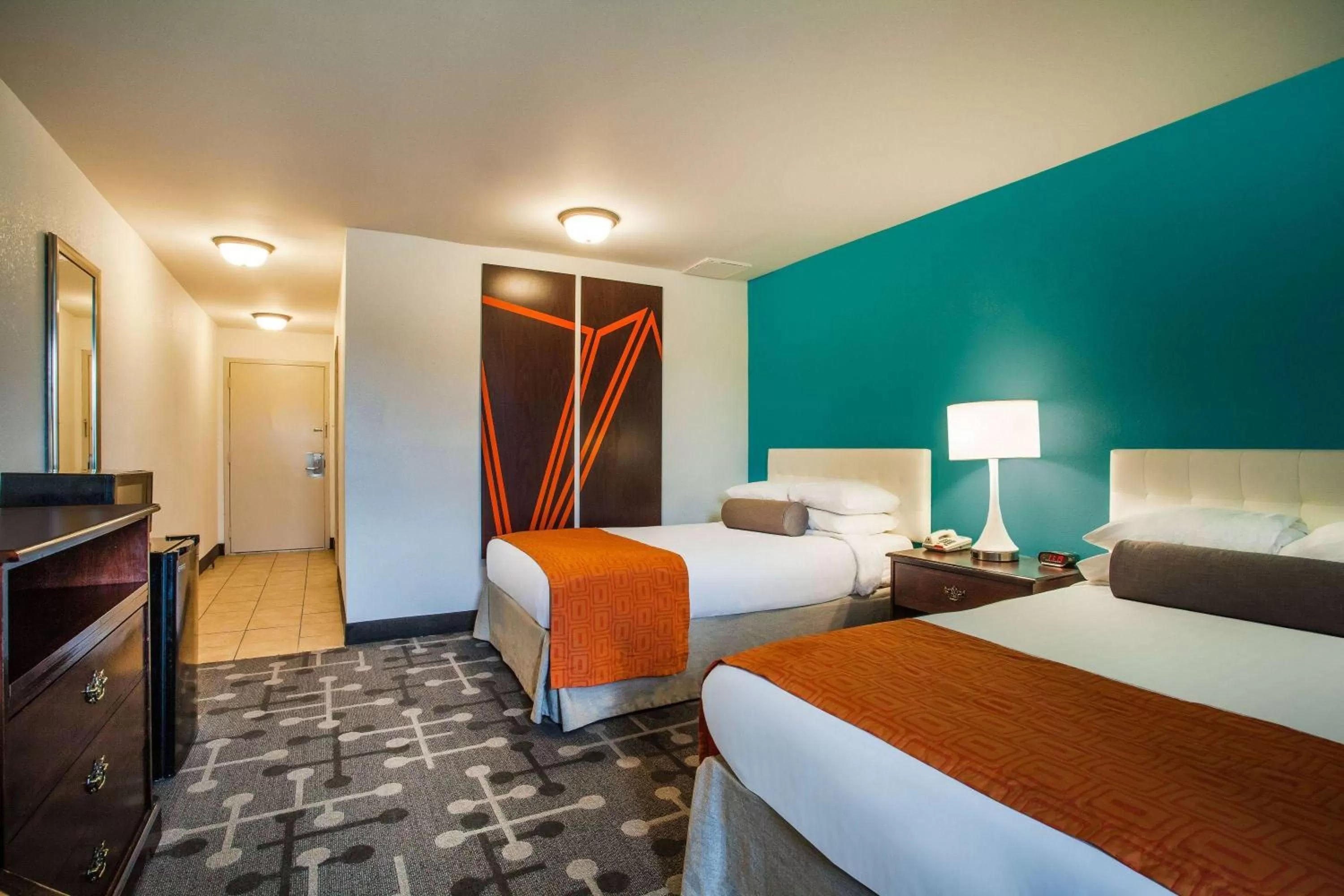 Double Room with Two Double Beds - Mobility Access/Non-Smoking in Howard Johnson by Wyndham Blackwood Near Philadelphia