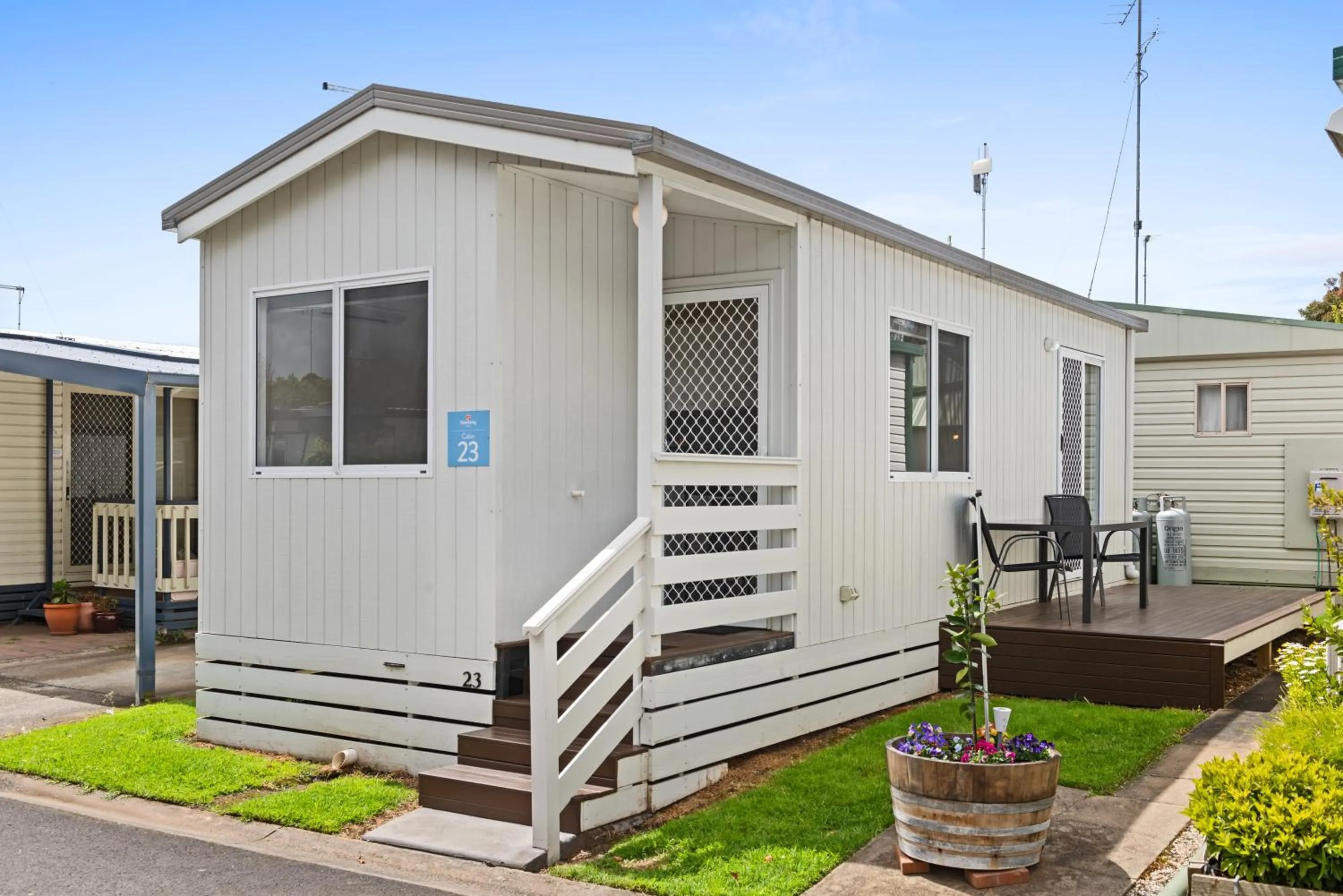 Deluxe 1 Bedroom Cabin in Discovery Parks - Geelong