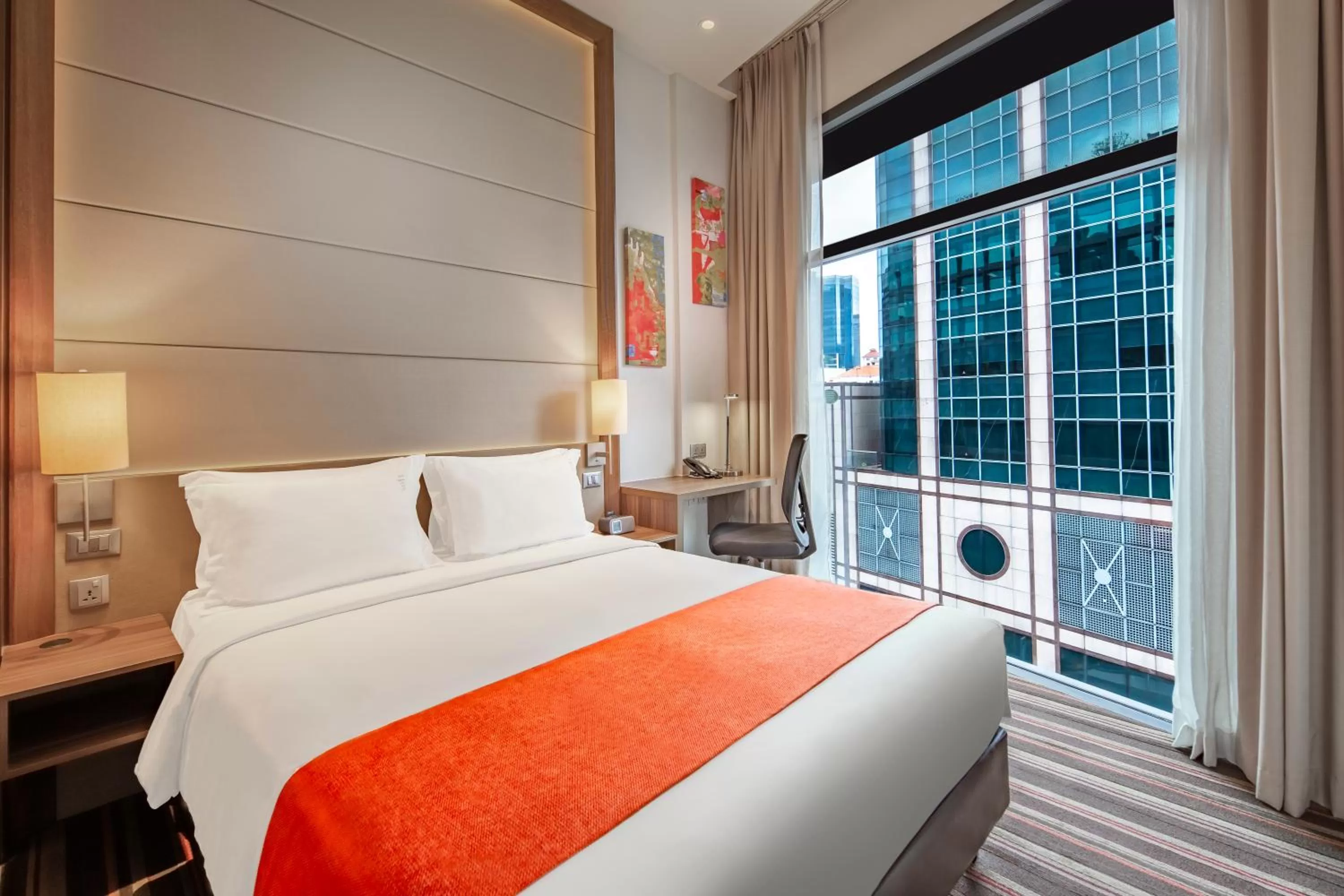 Standard Queen Room with Free Breakfast - single occupancy - Top Floor in Holiday Inn Express Singapore Clarke Quay by IHG