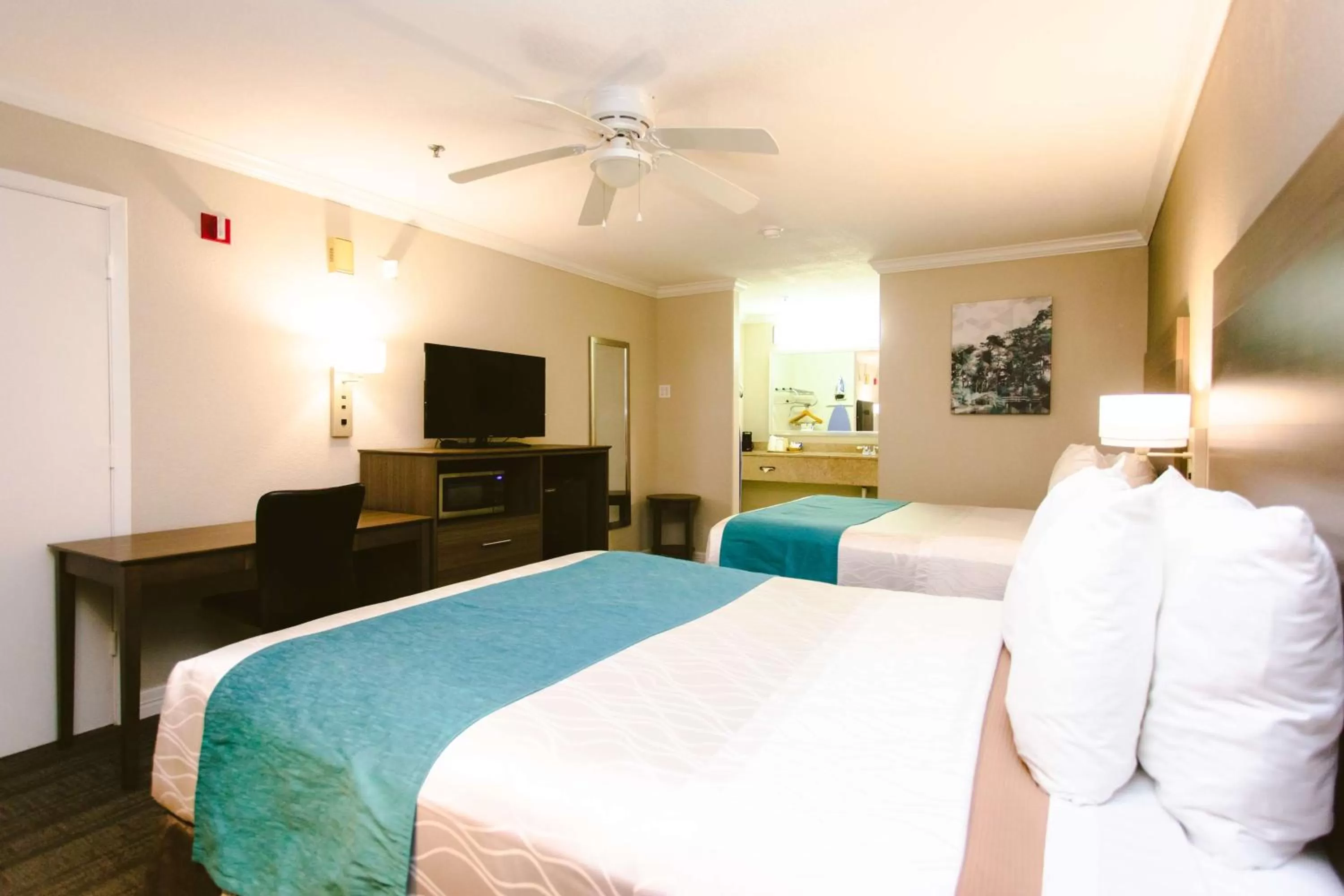 Queen Room with Two Queen Beds - Non-Smoking in Best Western Pearland Inn