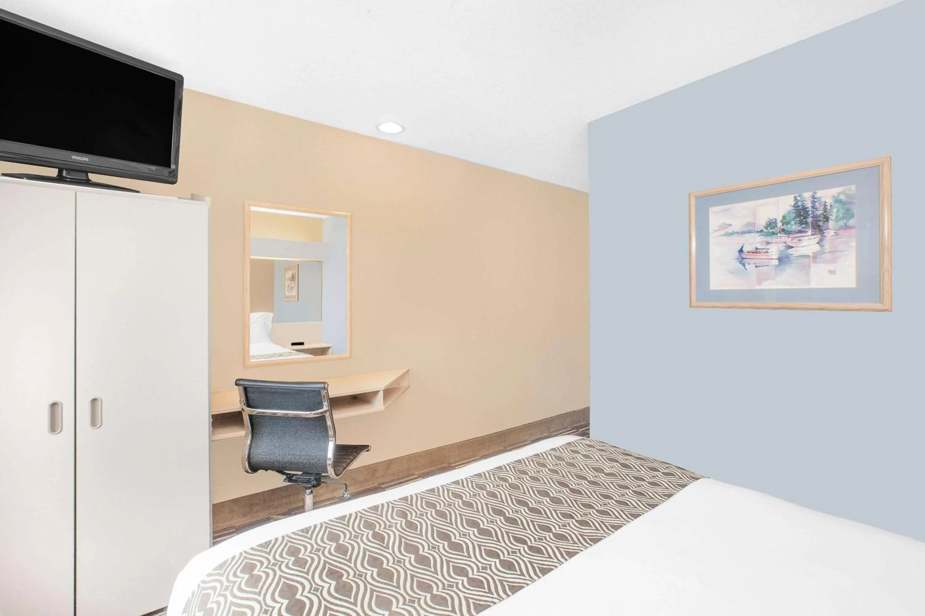 Queen Room - Mobility Access/Non-Smoking in Microtel Inn and Suites Clear Lake