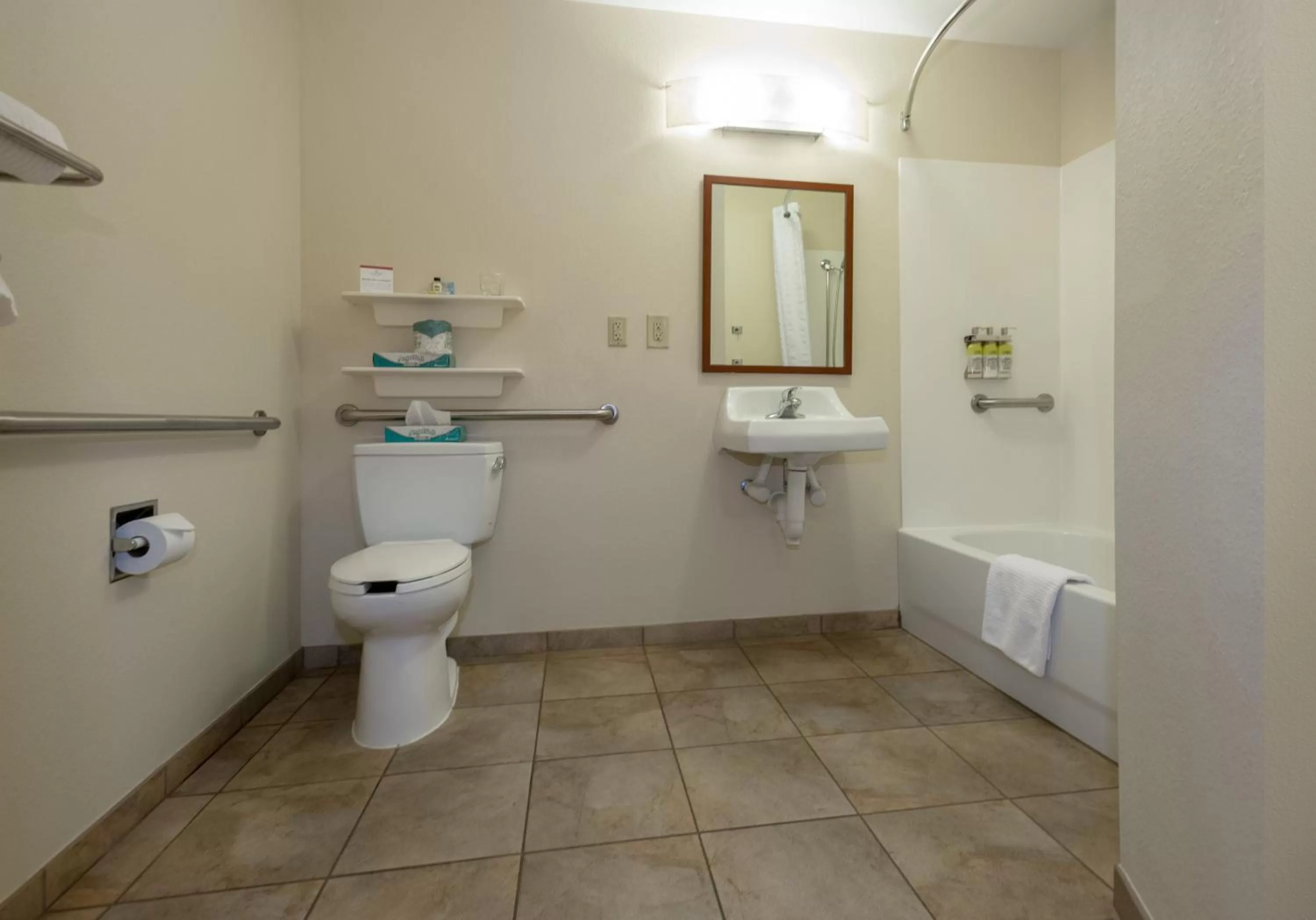 Studio Queen Suite with Communications Accessible Tub in Candlewood Suites Mobile-Downtown by IHG