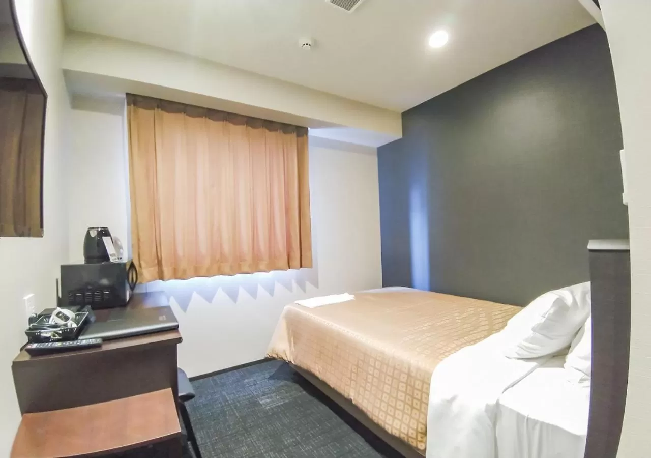 Double Room with Small Double Bed - single occupancy - Smoking in HOTEL LiVEMAX Kokura Ekimae