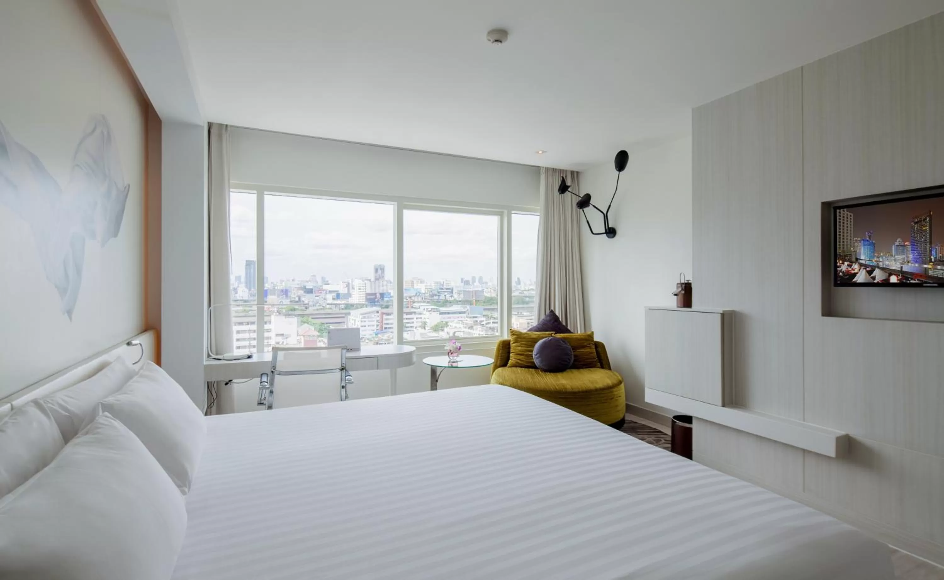 Superior Double Room in Centara Watergate Pavilion Hotel Bangkok