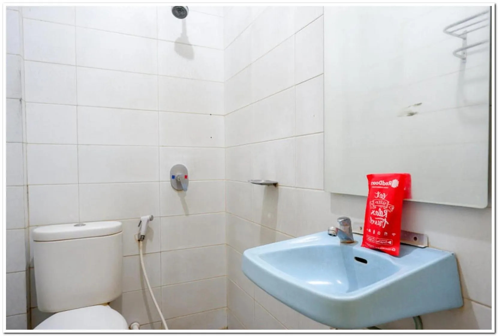 Deluxe Double Room in RedDoorz @ Prawirotaman