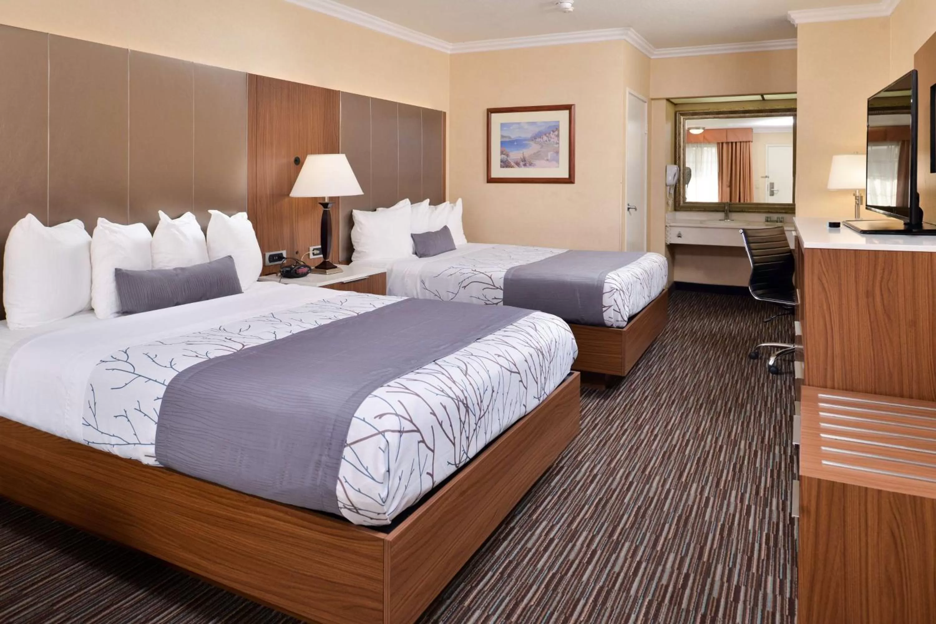 Queen Room with Two Queen Beds - Upper Floor/Non-Smoking in Best Western Airpark Hotel - Los Angeles LAX Airport