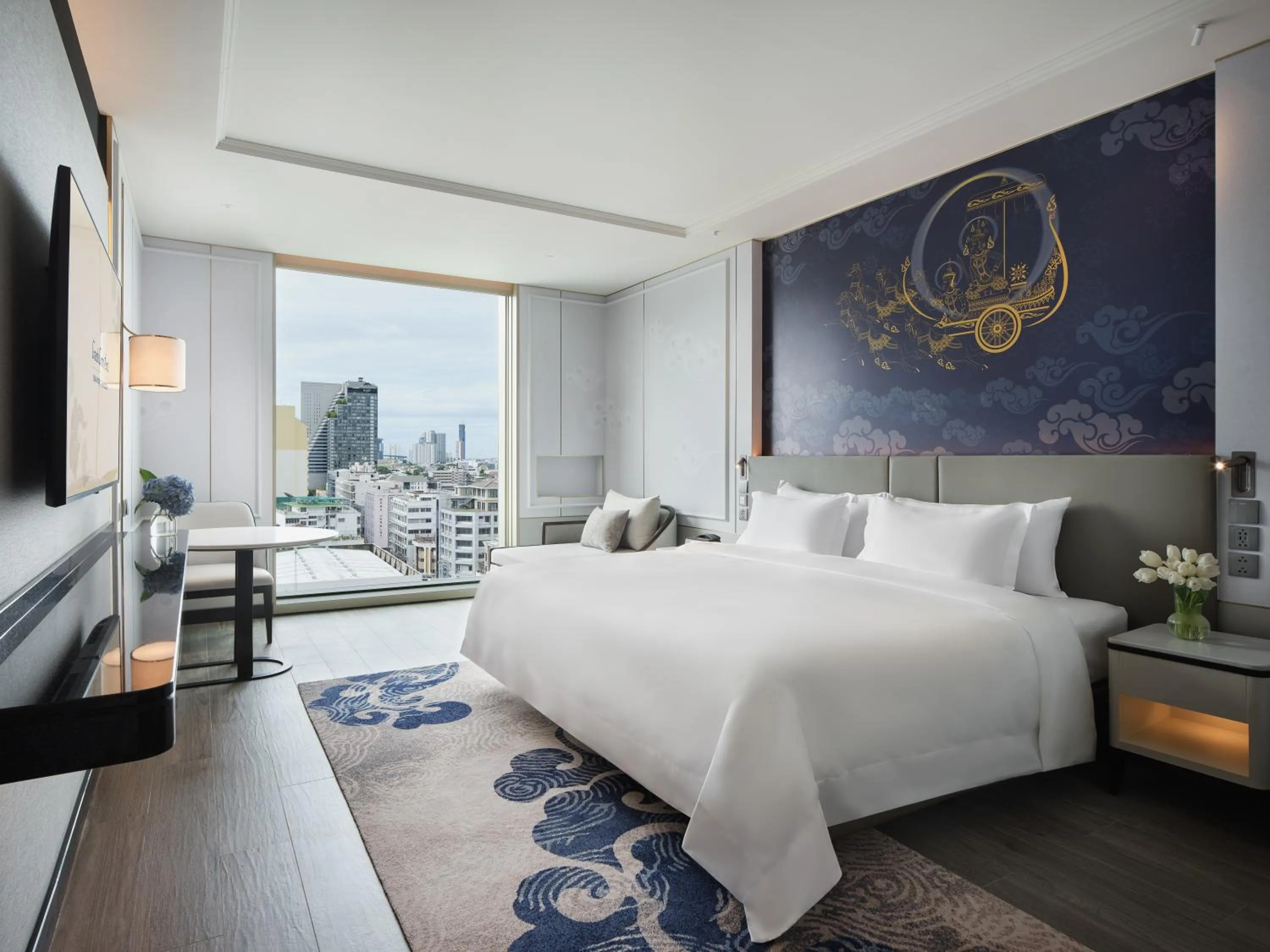Deluxe King Room in Grande Centre Point Surawong Bangkok