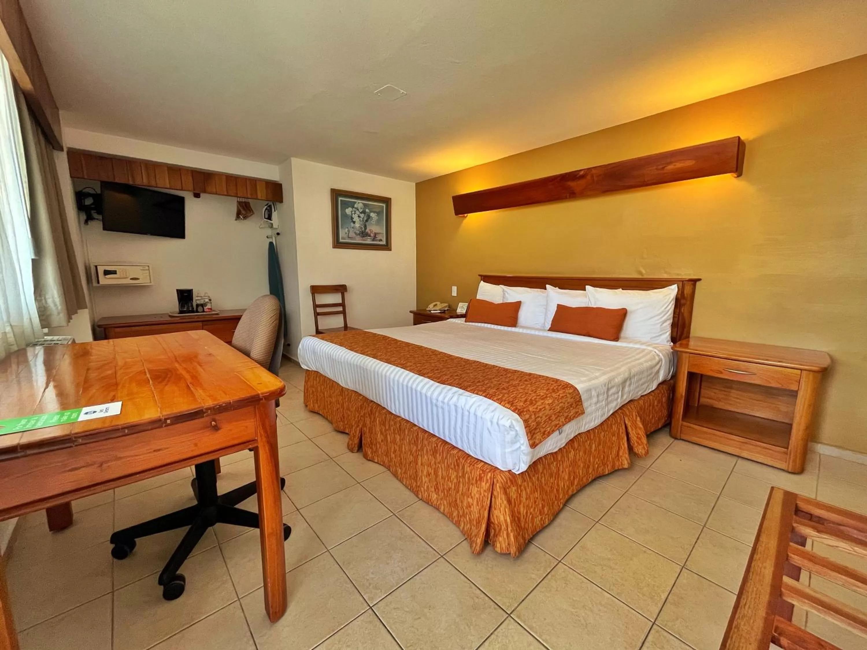 Double Room with King Bed - single occupancy - Non-Smoking in Best Western Riviera Tuxpan